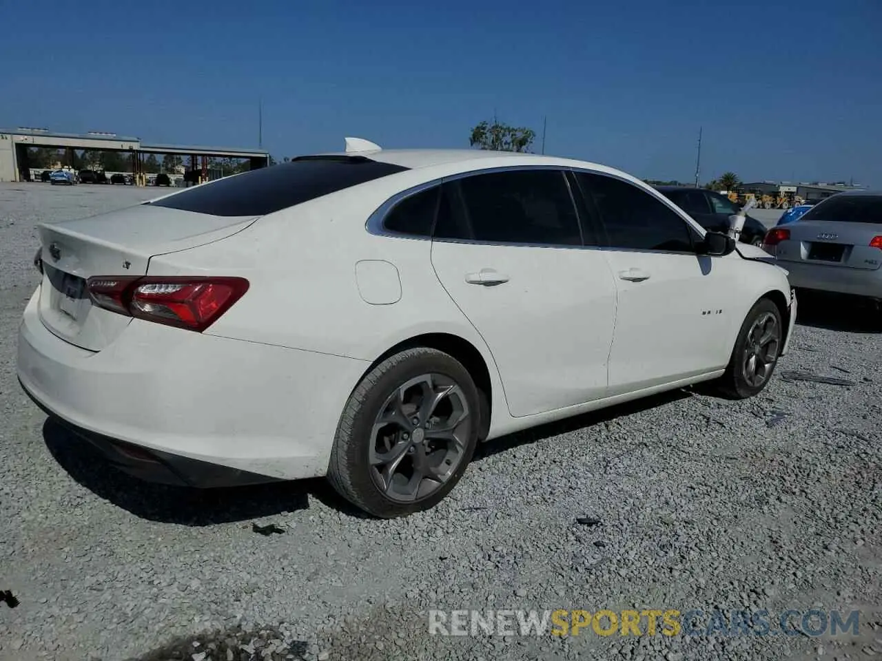 3 Photograph of a damaged car 1G1ZD5ST5LF111962 CHEVROLET MALIBU 2020