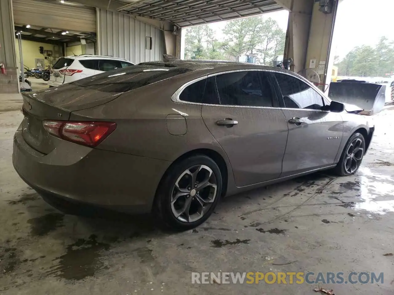 3 Photograph of a damaged car 1G1ZD5ST5LF117034 CHEVROLET MALIBU 2020