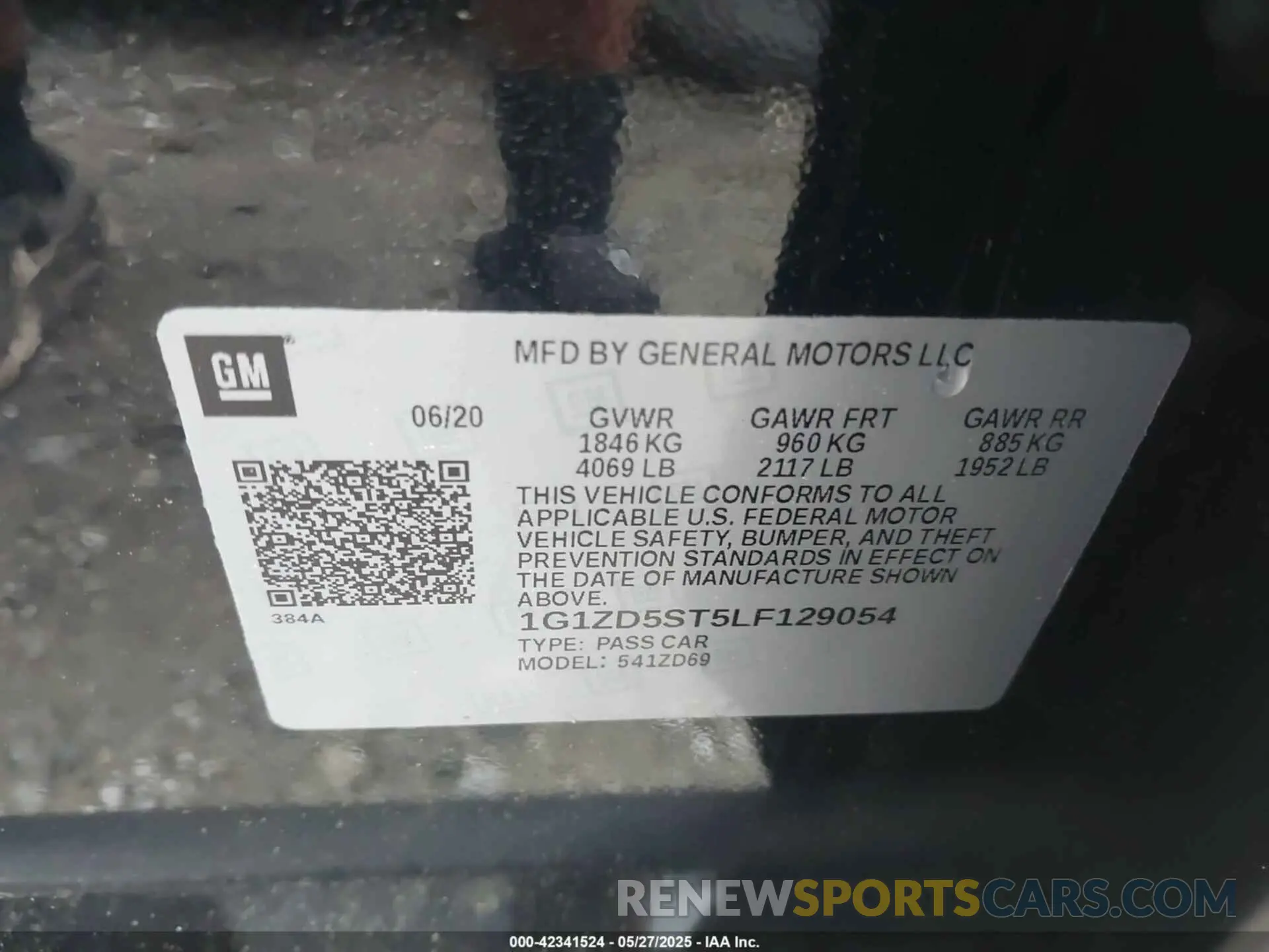 9 Photograph of a damaged car 1G1ZD5ST5LF129054 CHEVROLET MALIBU 2020