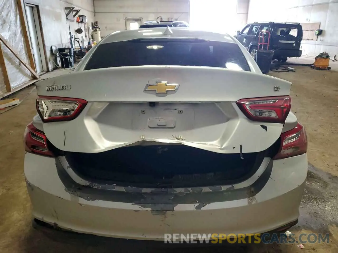 6 Photograph of a damaged car 1G1ZD5ST6LF001552 CHEVROLET MALIBU 2020