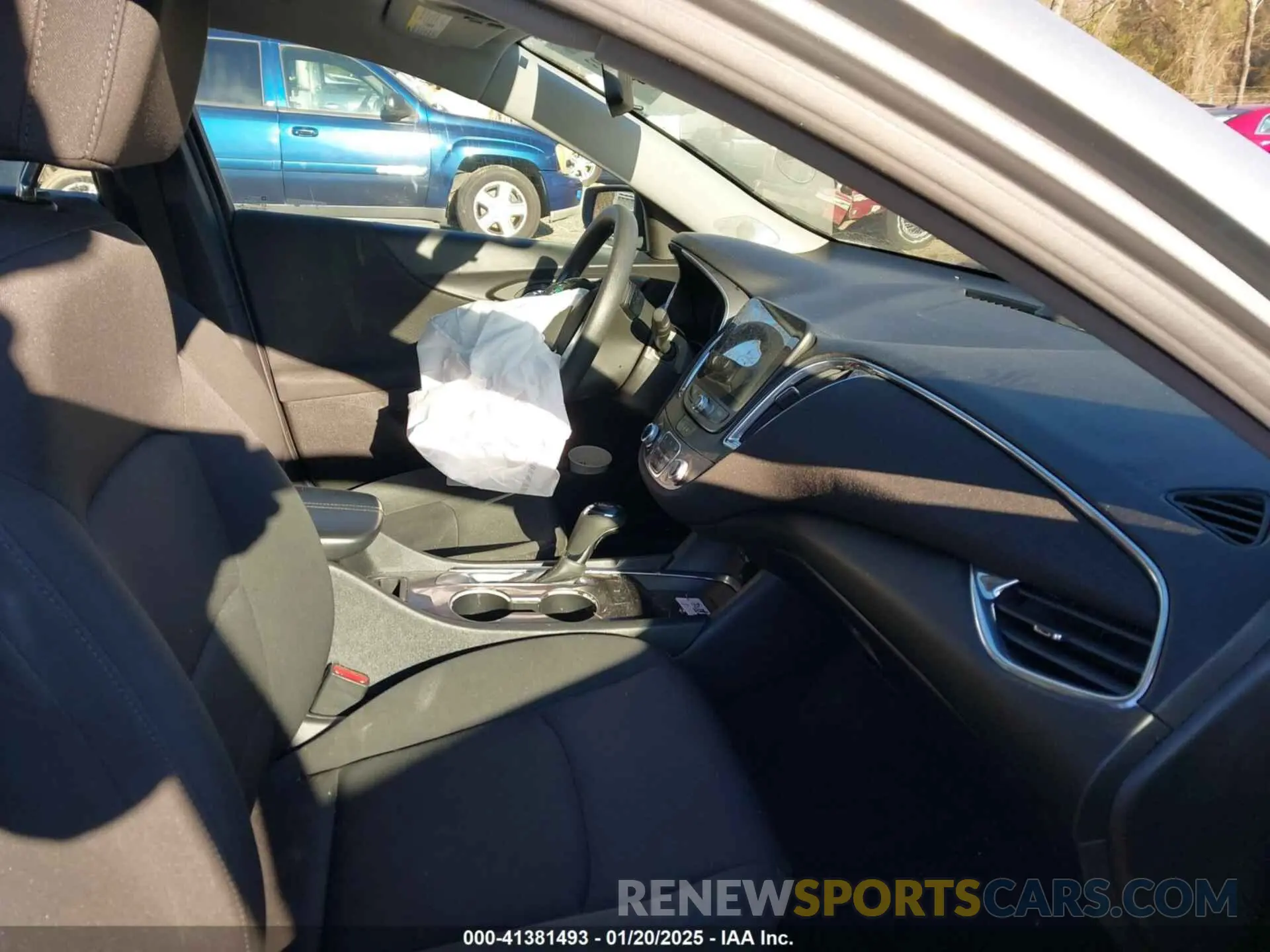 5 Photograph of a damaged car 1G1ZD5ST6LF011708 CHEVROLET MALIBU 2020