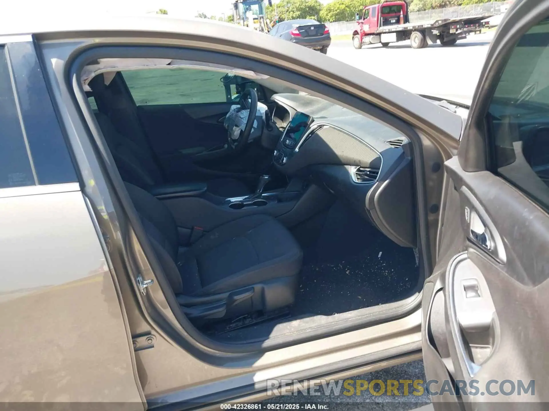 5 Photograph of a damaged car 1G1ZD5ST6LF027553 CHEVROLET MALIBU 2020