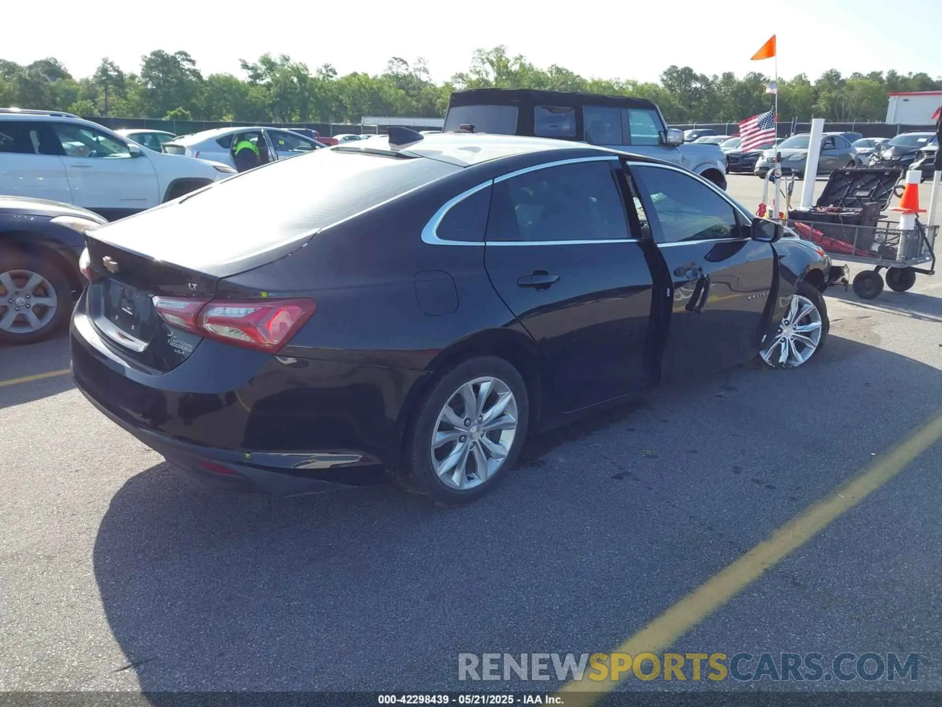 4 Photograph of a damaged car 1G1ZD5ST6LF053974 CHEVROLET MALIBU 2020
