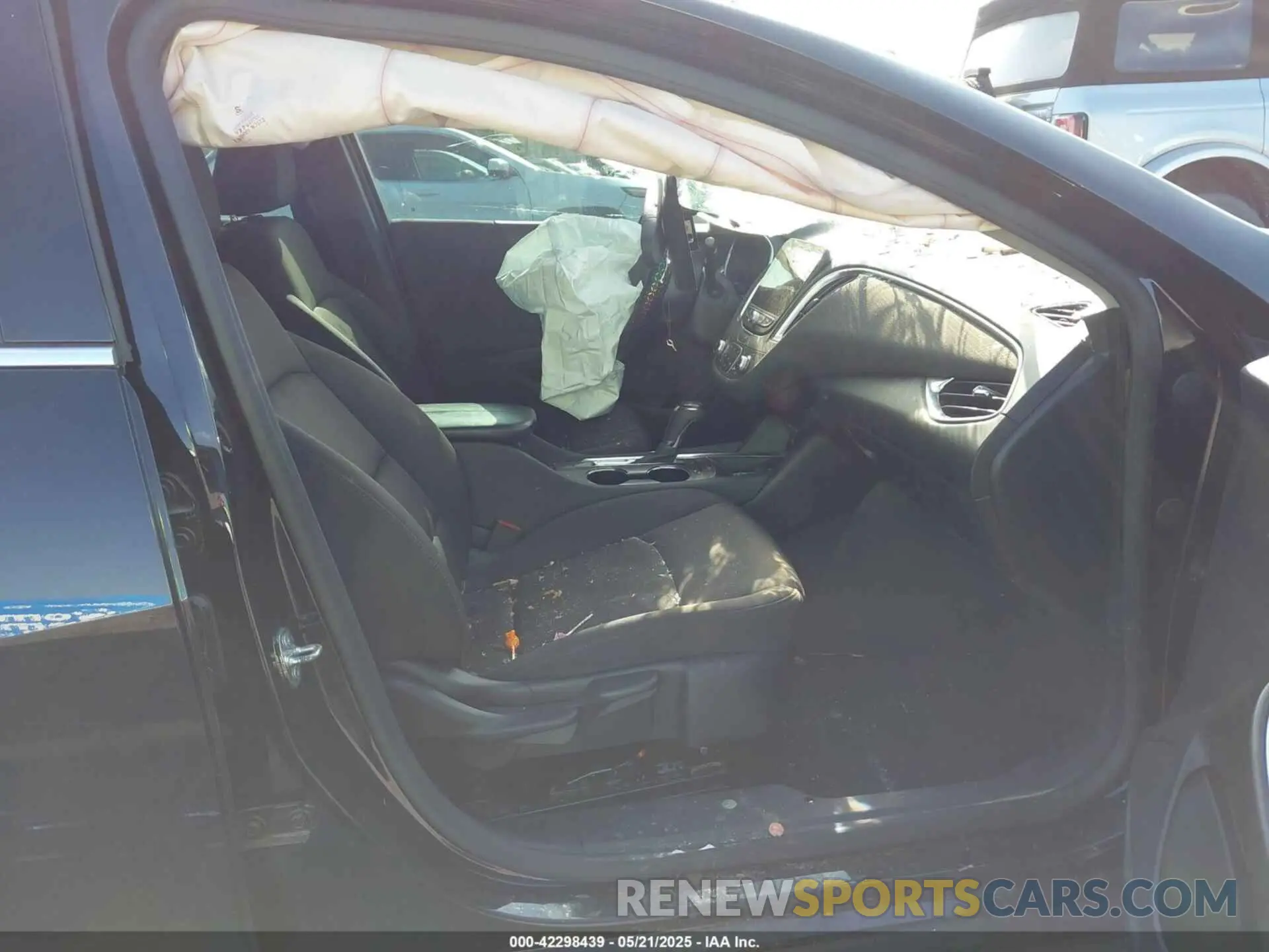 5 Photograph of a damaged car 1G1ZD5ST6LF053974 CHEVROLET MALIBU 2020