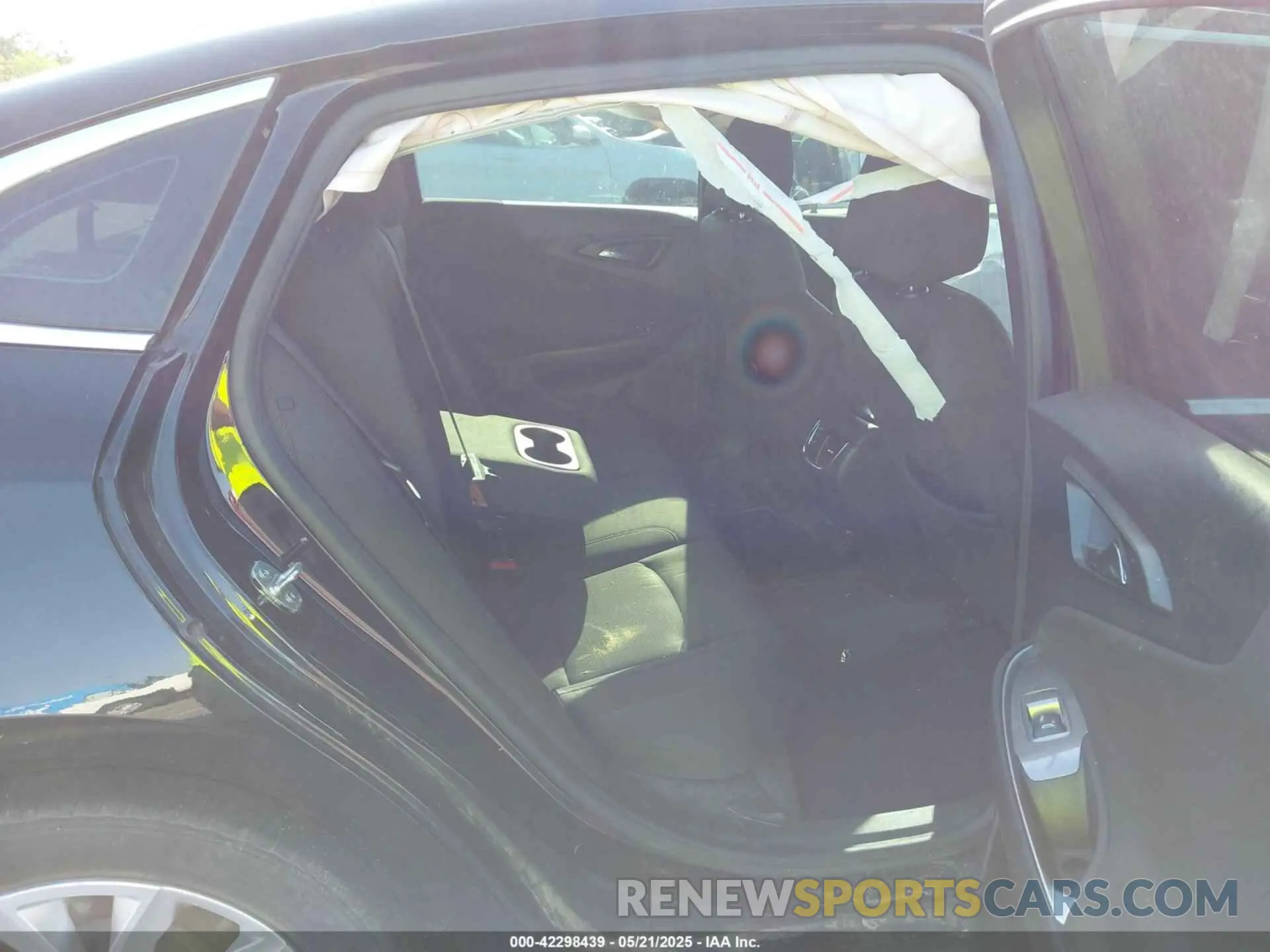 8 Photograph of a damaged car 1G1ZD5ST6LF053974 CHEVROLET MALIBU 2020