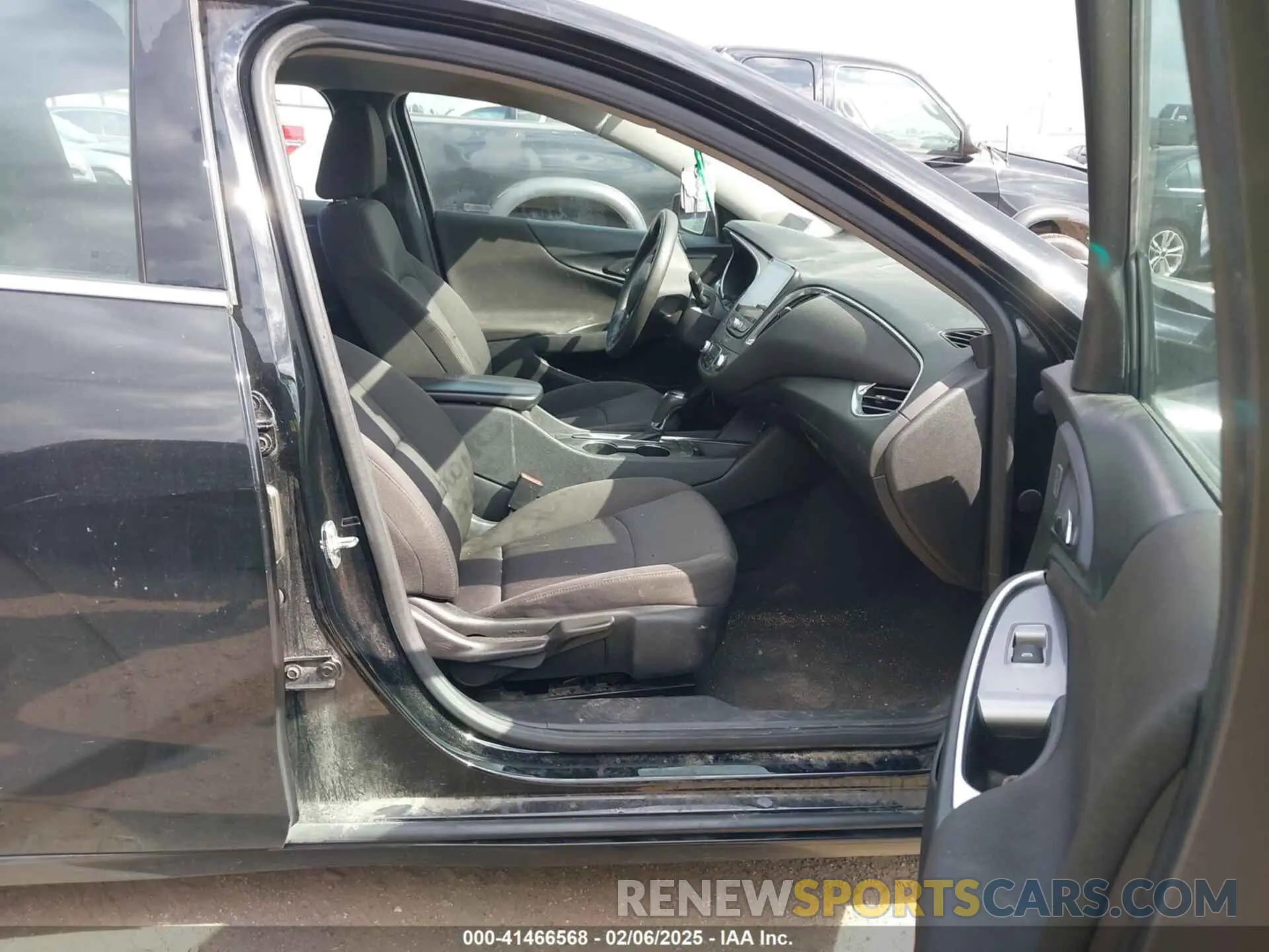 5 Photograph of a damaged car 1G1ZD5ST6LF078034 CHEVROLET MALIBU 2020