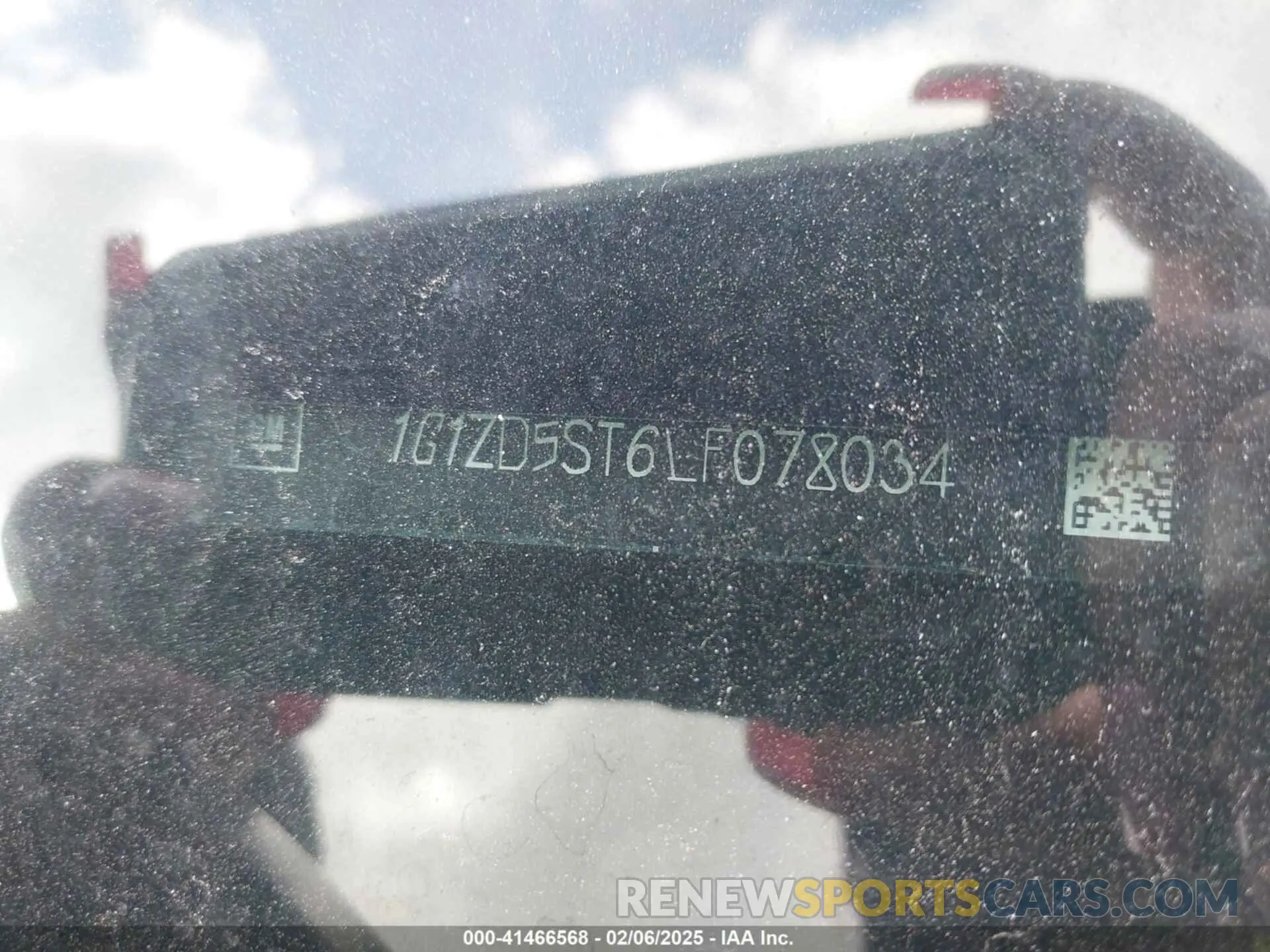 9 Photograph of a damaged car 1G1ZD5ST6LF078034 CHEVROLET MALIBU 2020