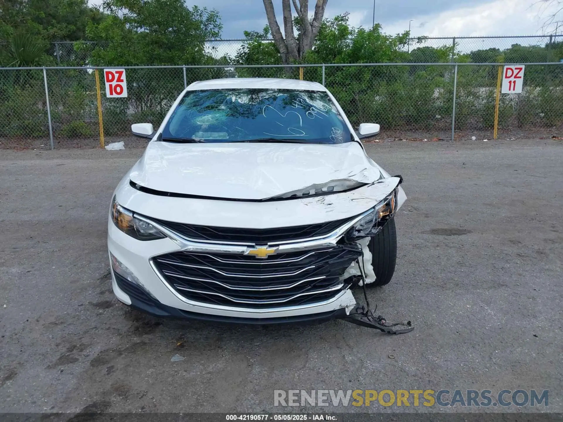 12 Photograph of a damaged car 1G1ZD5ST6LF099904 CHEVROLET MALIBU 2020