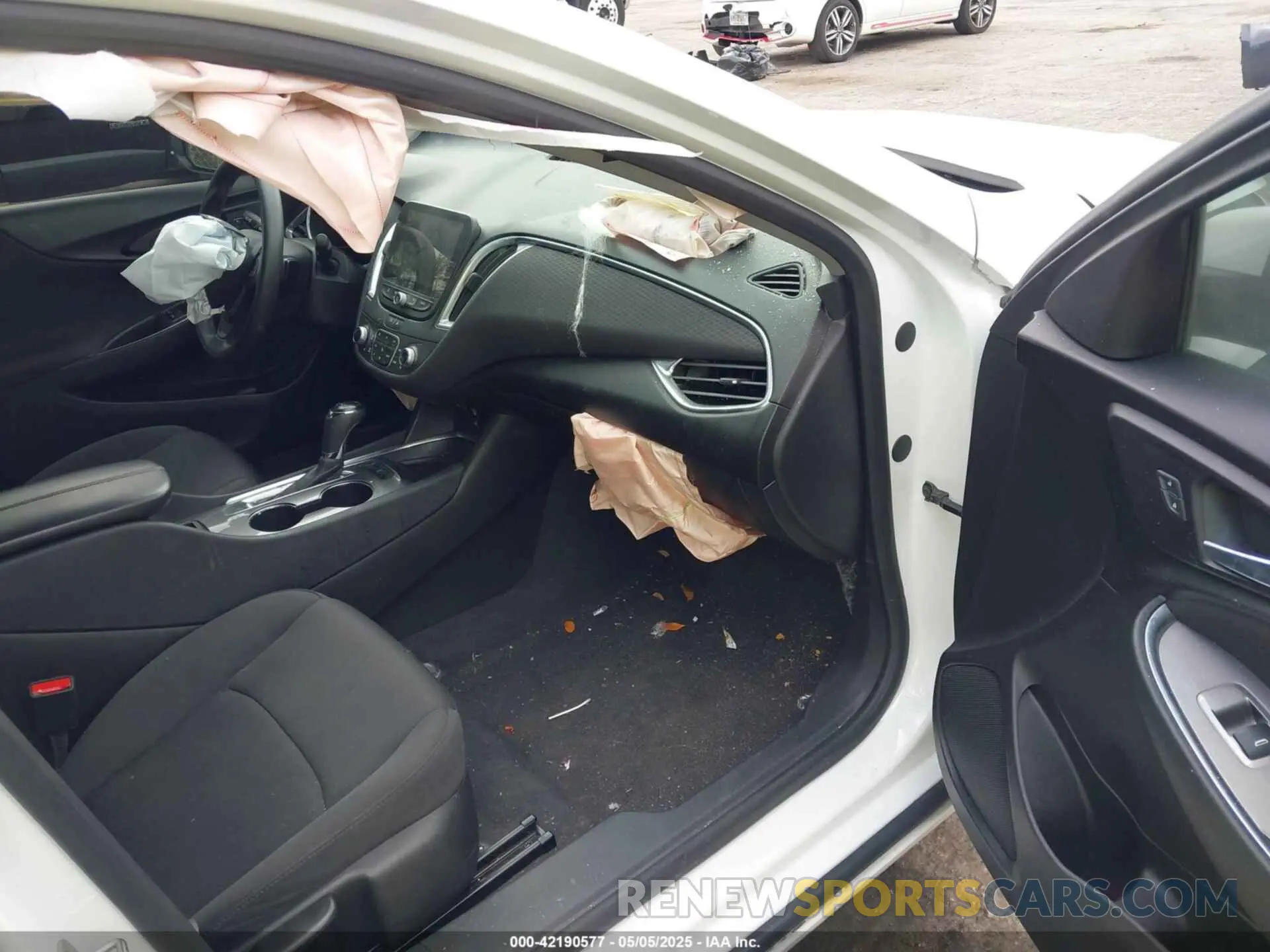 5 Photograph of a damaged car 1G1ZD5ST6LF099904 CHEVROLET MALIBU 2020