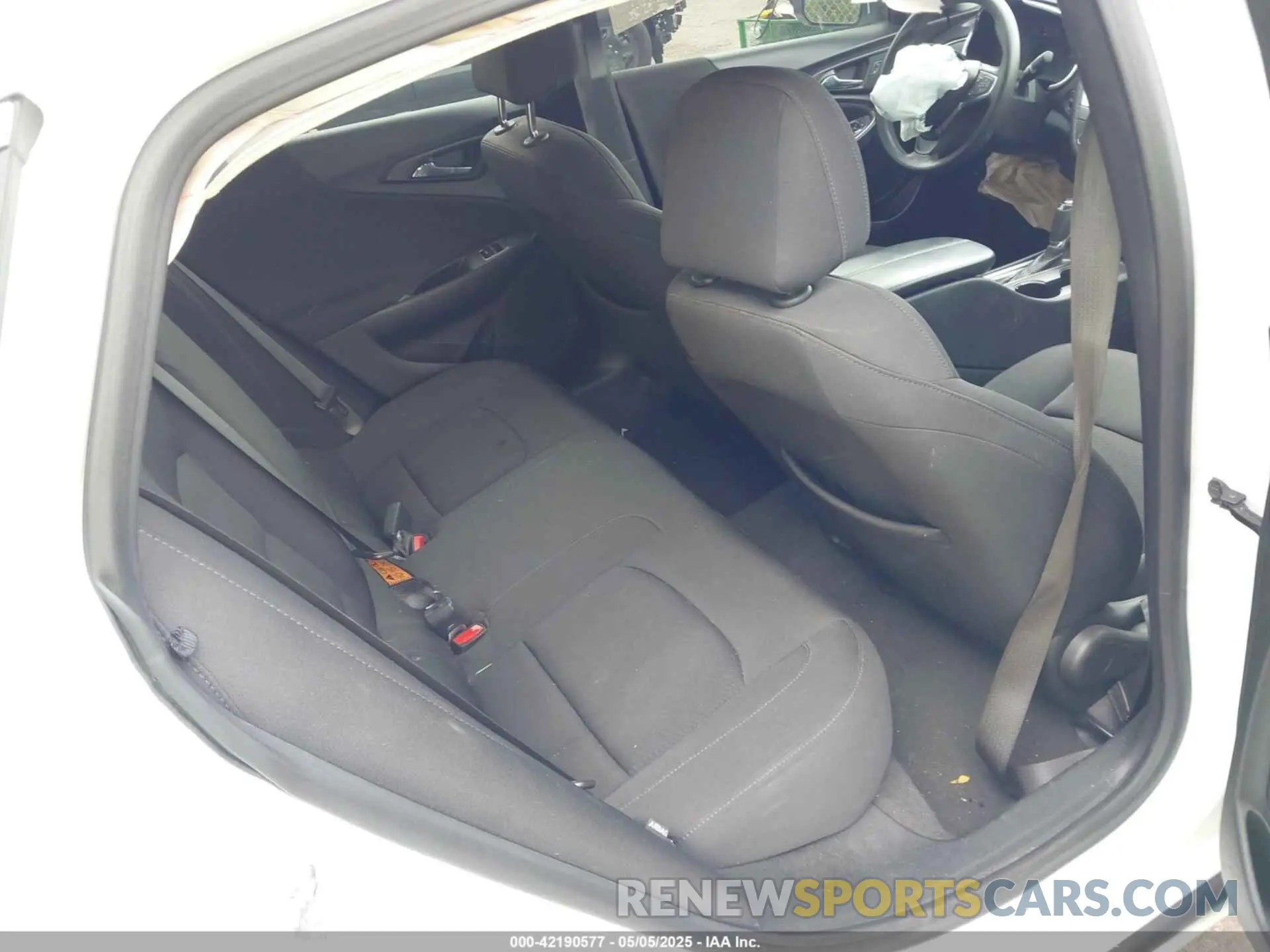 8 Photograph of a damaged car 1G1ZD5ST6LF099904 CHEVROLET MALIBU 2020