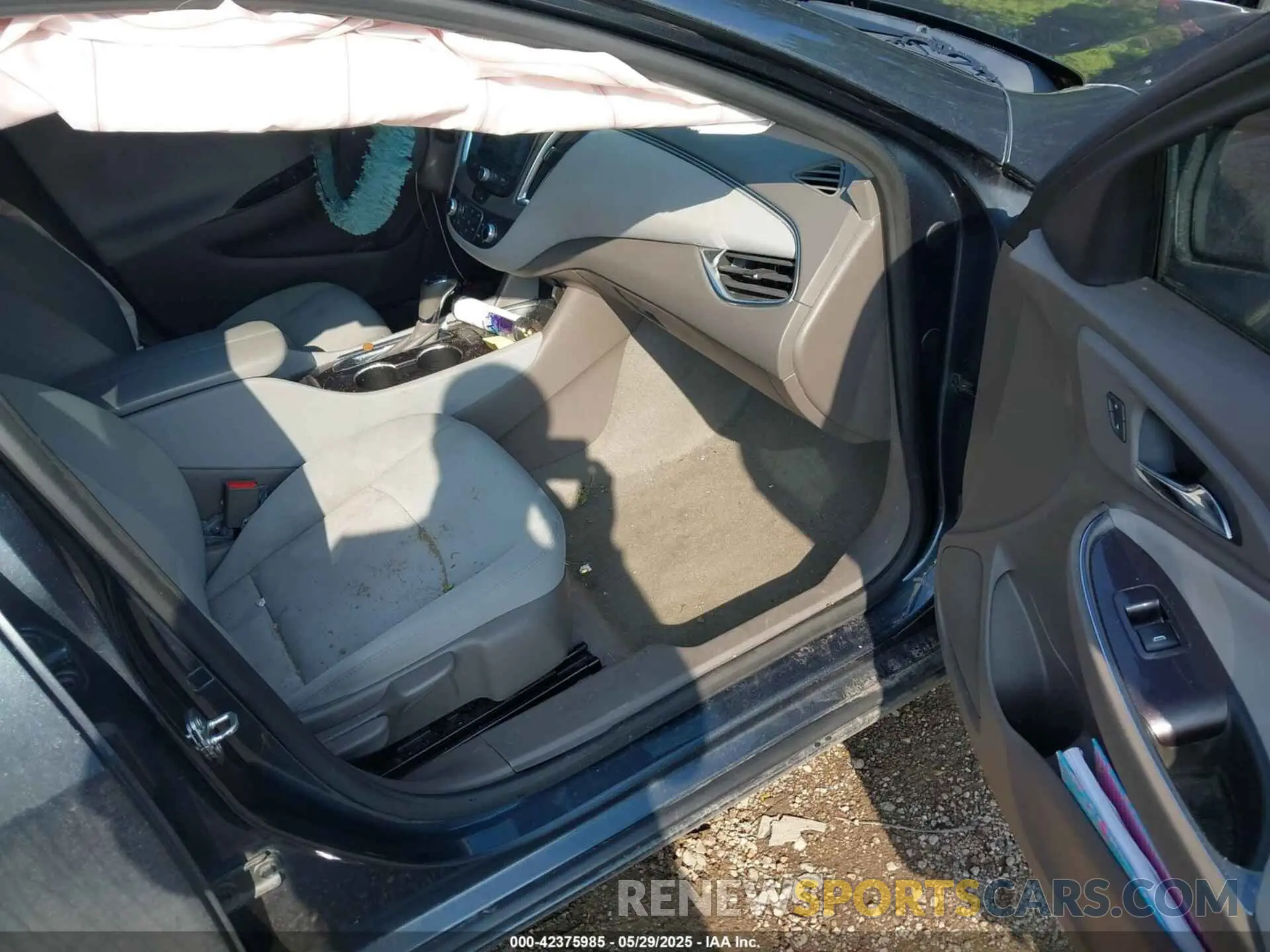 5 Photograph of a damaged car 1G1ZD5ST6LF122730 CHEVROLET MALIBU 2020