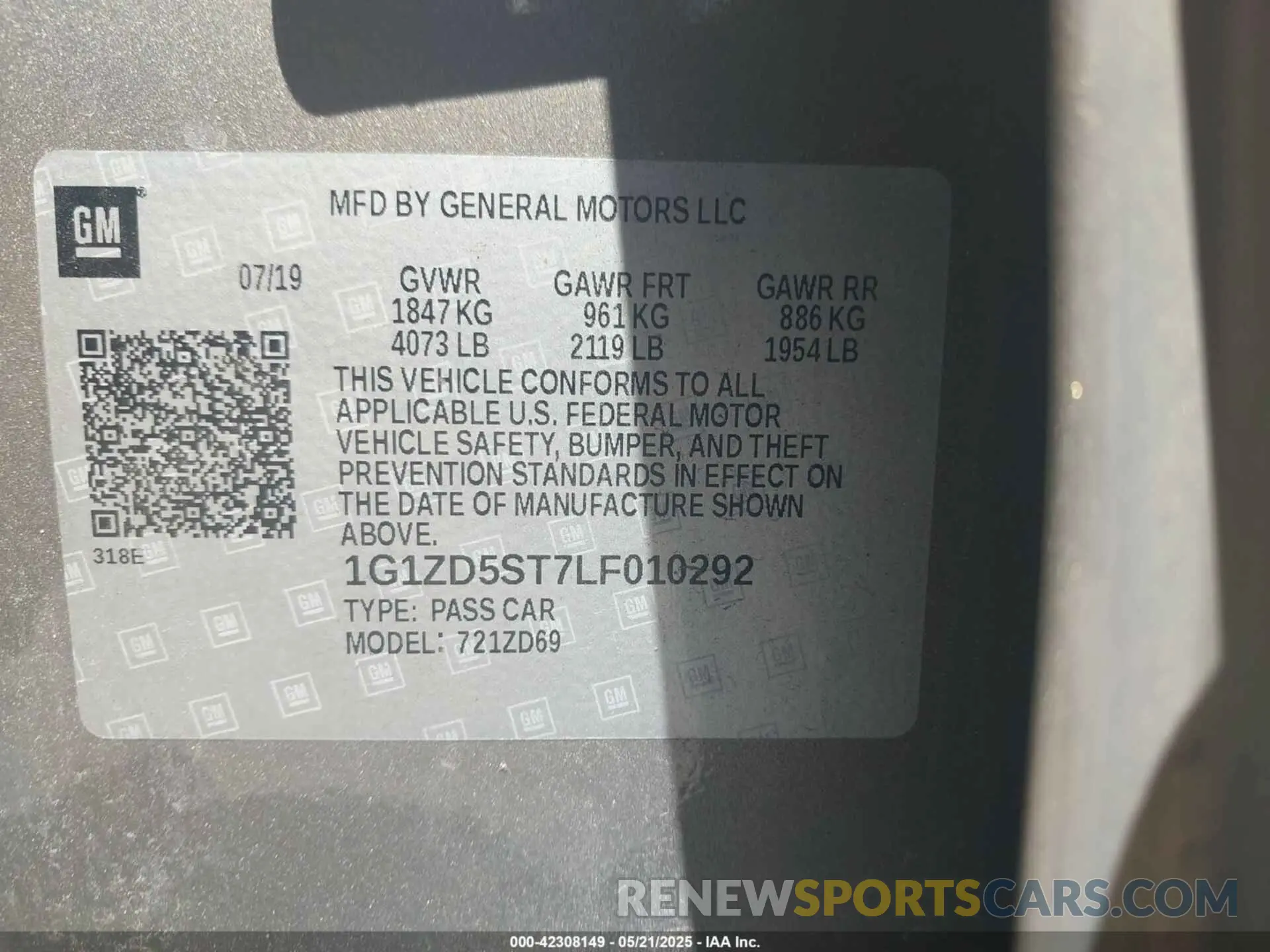 9 Photograph of a damaged car 1G1ZD5ST7LF010292 CHEVROLET MALIBU 2020