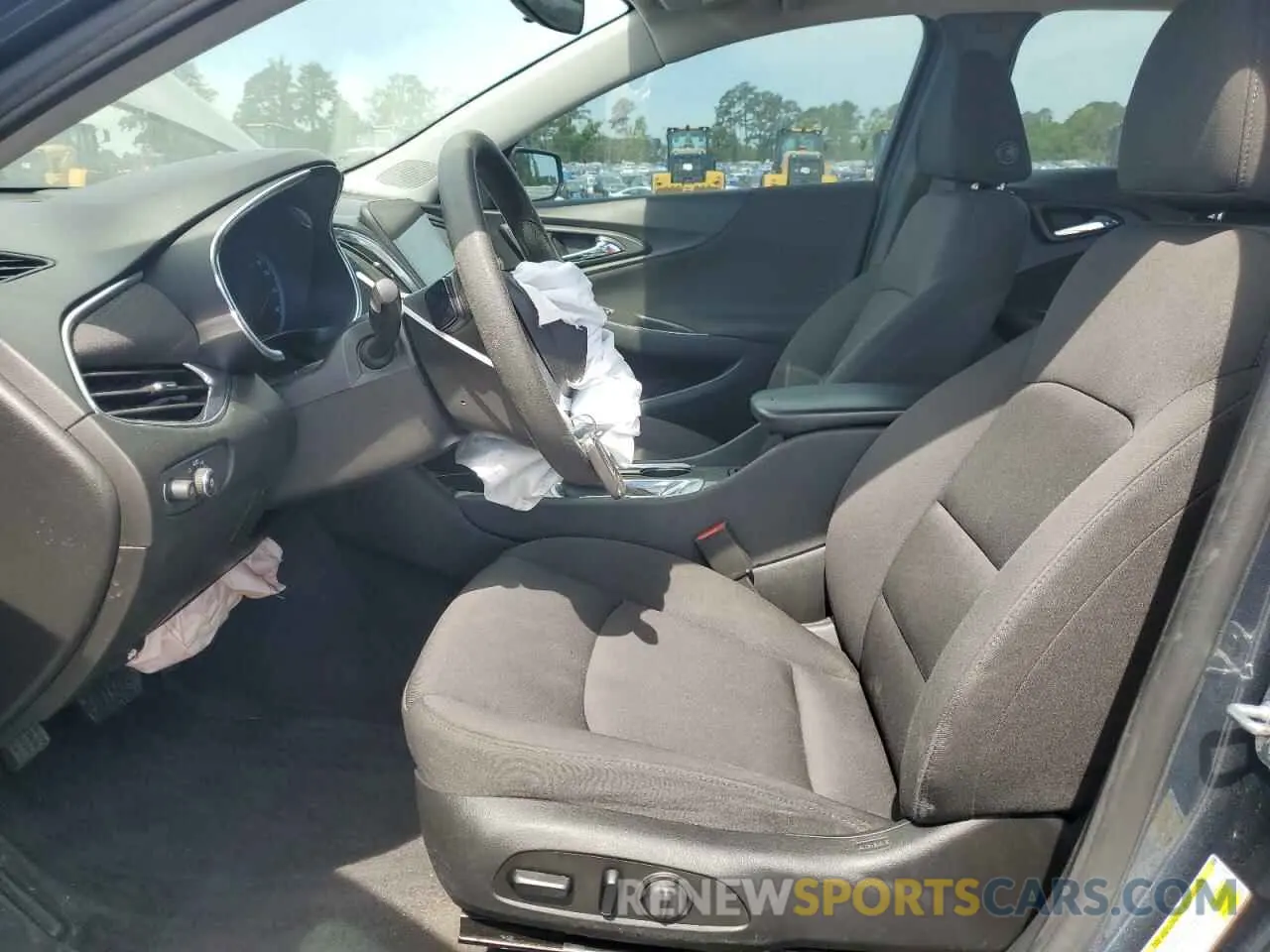 7 Photograph of a damaged car 1G1ZD5ST7LF018568 CHEVROLET MALIBU 2020