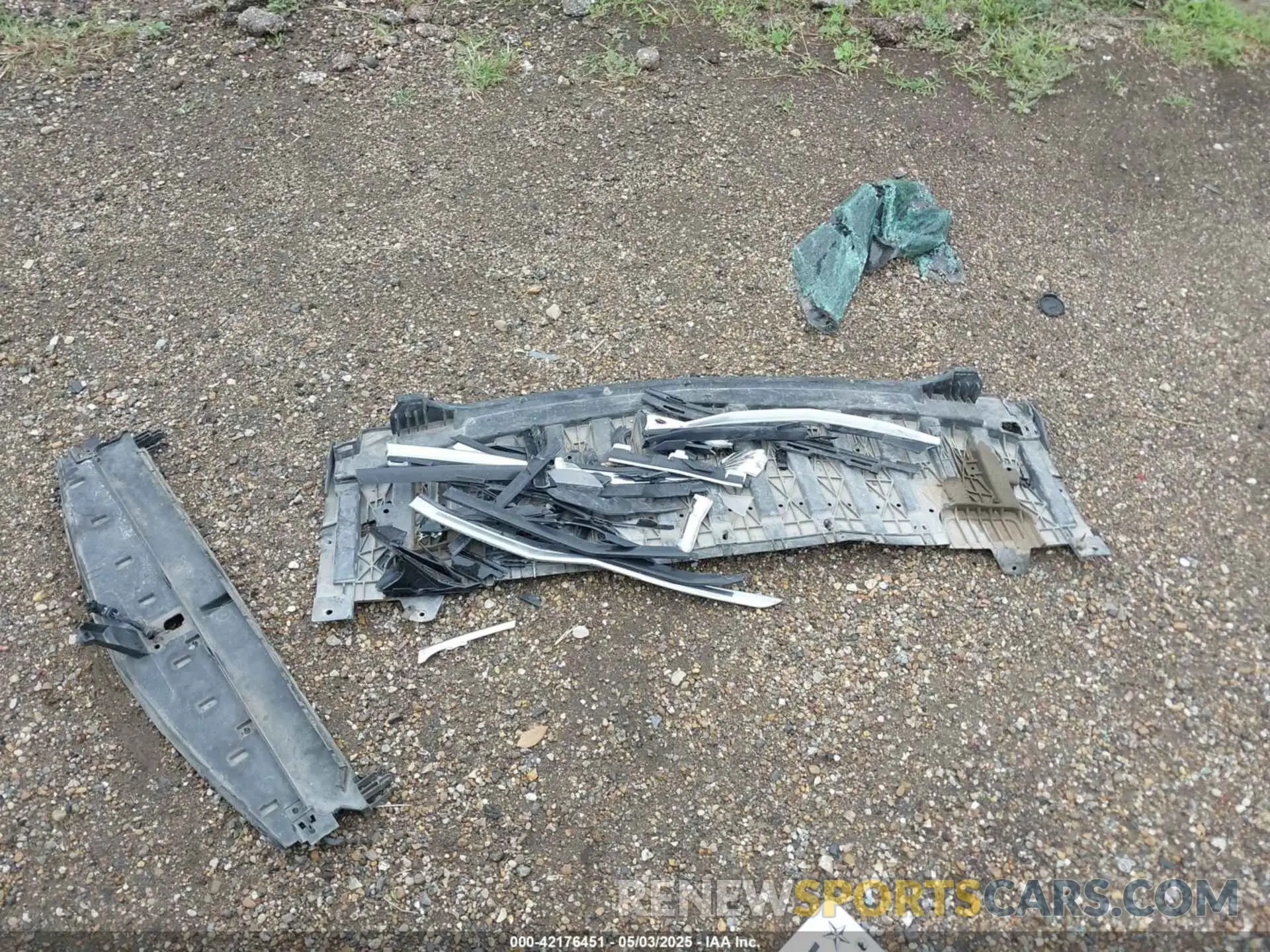 12 Photograph of a damaged car 1G1ZD5ST7LF025469 CHEVROLET MALIBU 2020