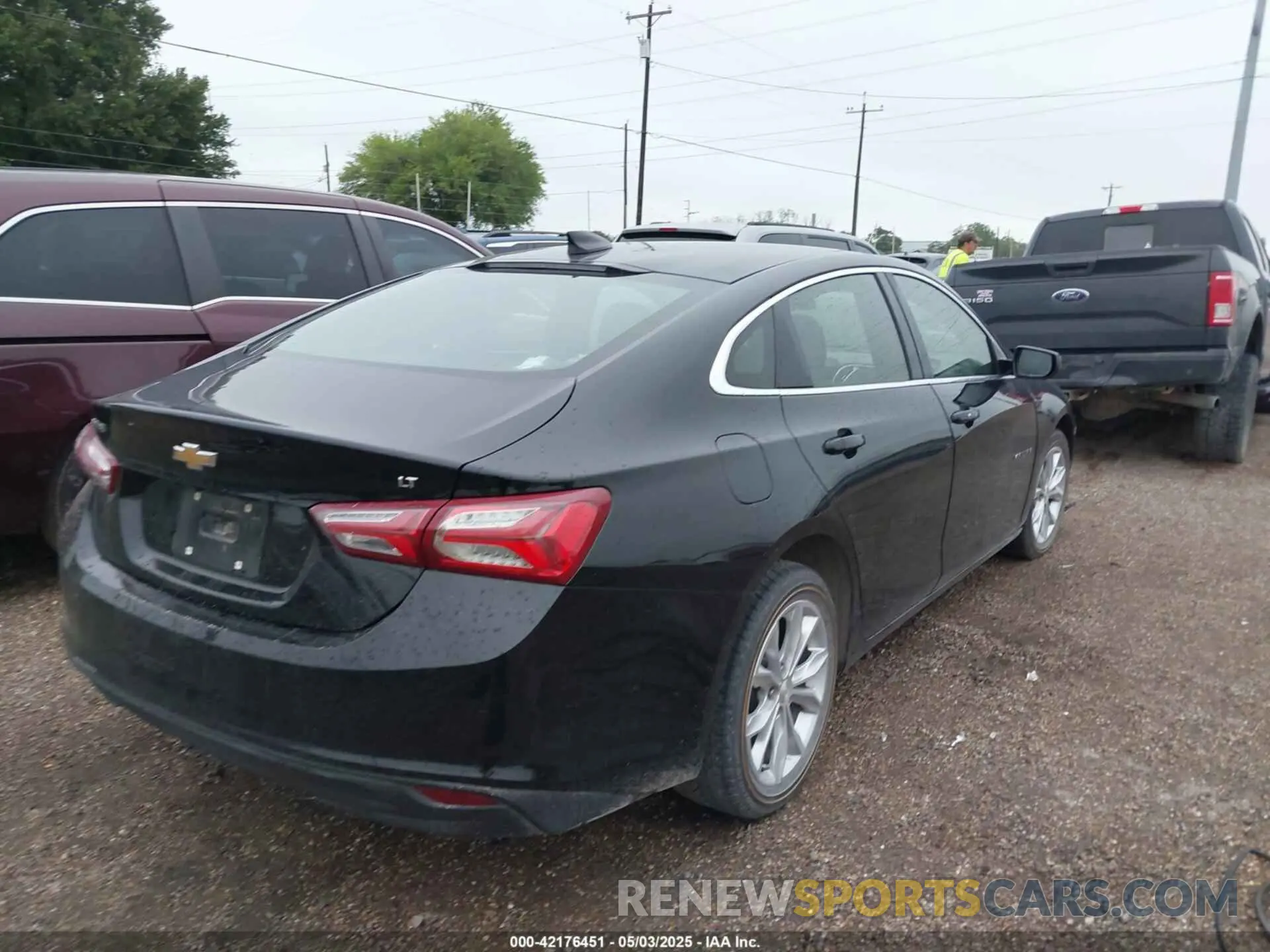 4 Photograph of a damaged car 1G1ZD5ST7LF025469 CHEVROLET MALIBU 2020