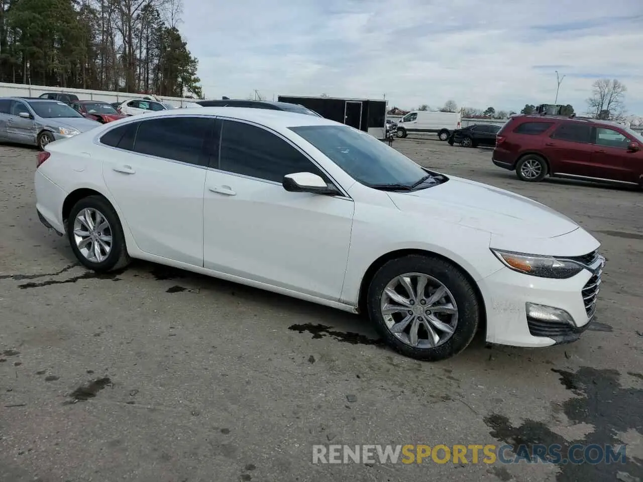 4 Photograph of a damaged car 1G1ZD5ST7LF045785 CHEVROLET MALIBU 2020