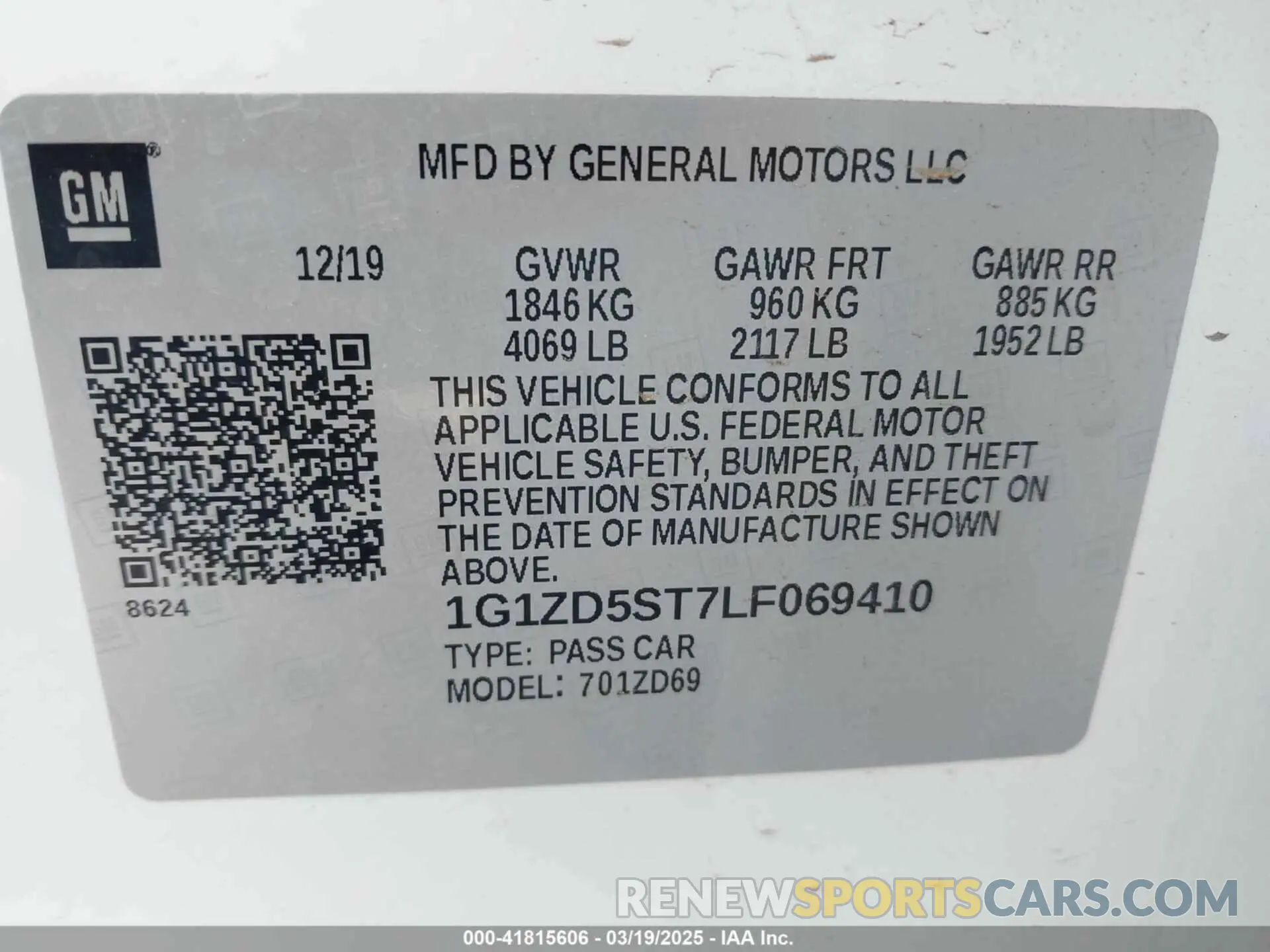 9 Photograph of a damaged car 1G1ZD5ST7LF069410 CHEVROLET MALIBU 2020