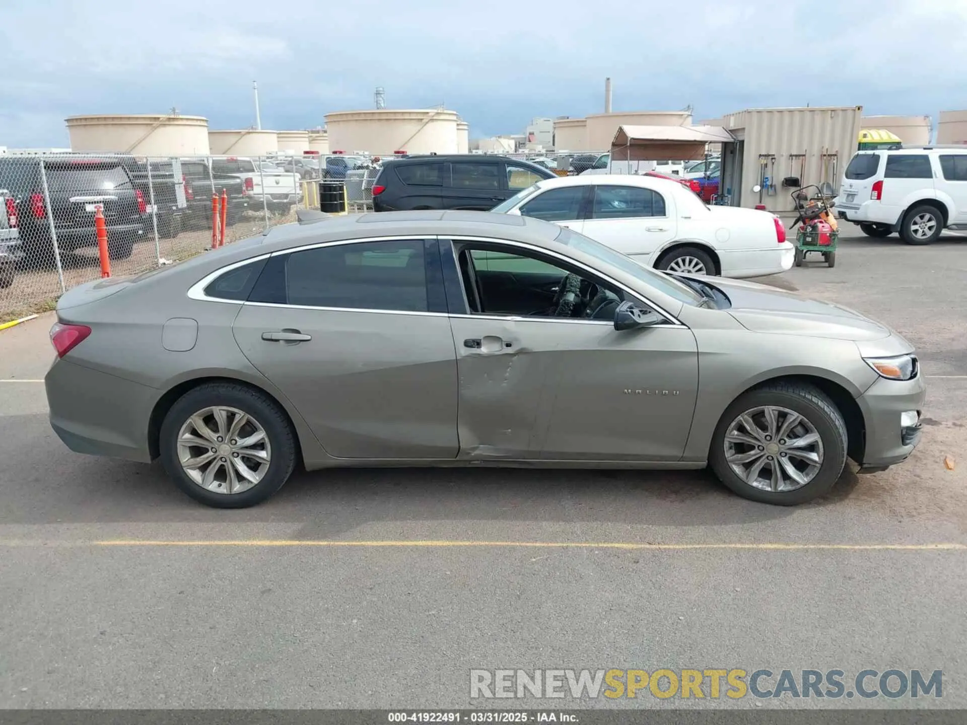 12 Photograph of a damaged car 1G1ZD5ST7LF072775 CHEVROLET MALIBU 2020