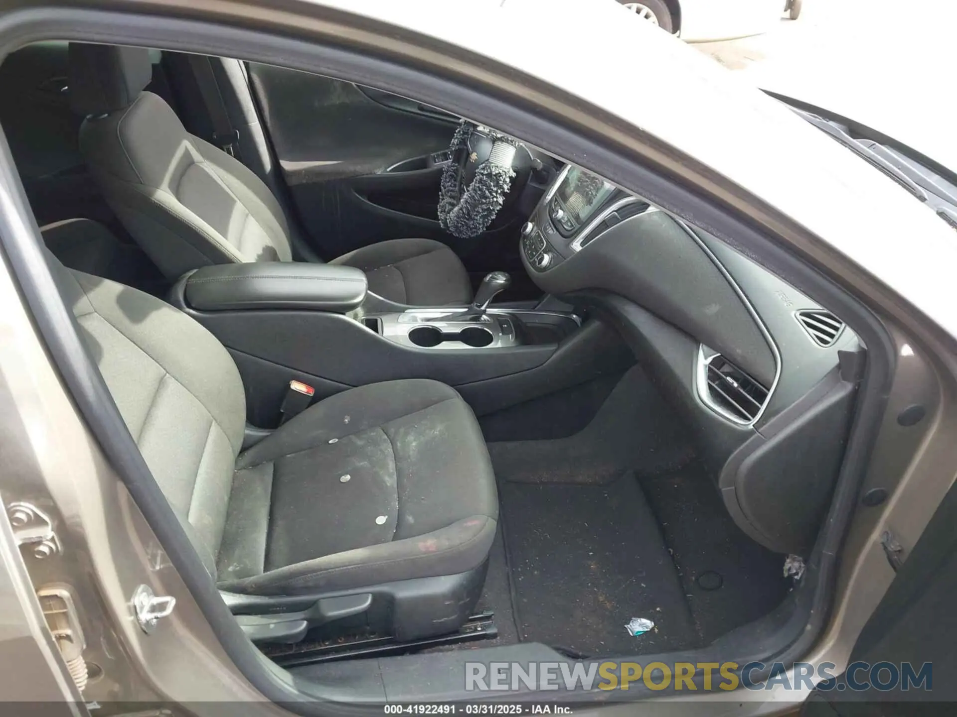 5 Photograph of a damaged car 1G1ZD5ST7LF072775 CHEVROLET MALIBU 2020