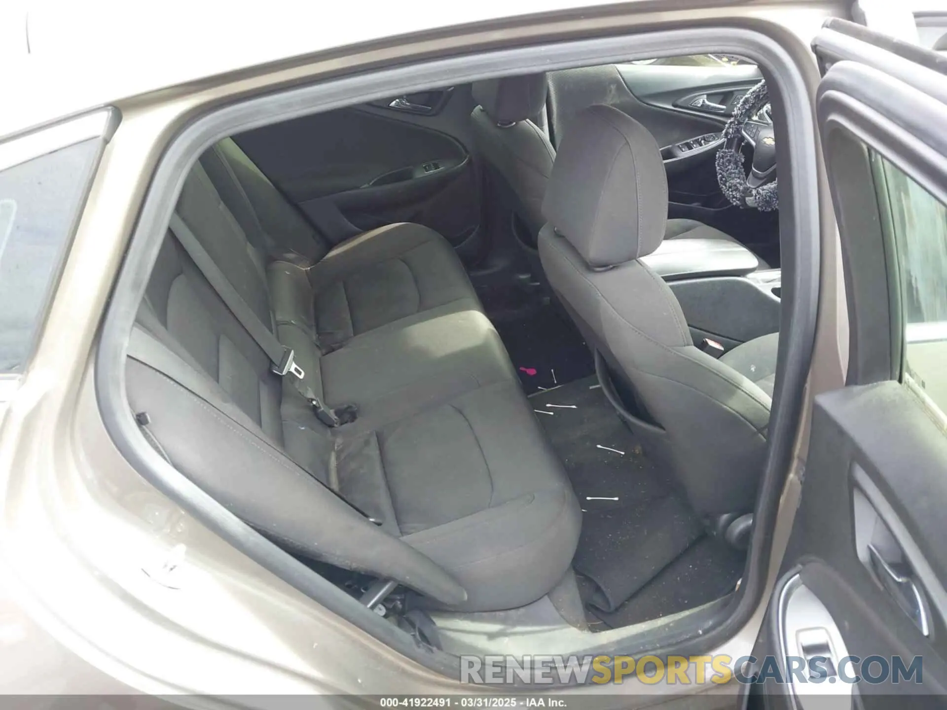 8 Photograph of a damaged car 1G1ZD5ST7LF072775 CHEVROLET MALIBU 2020