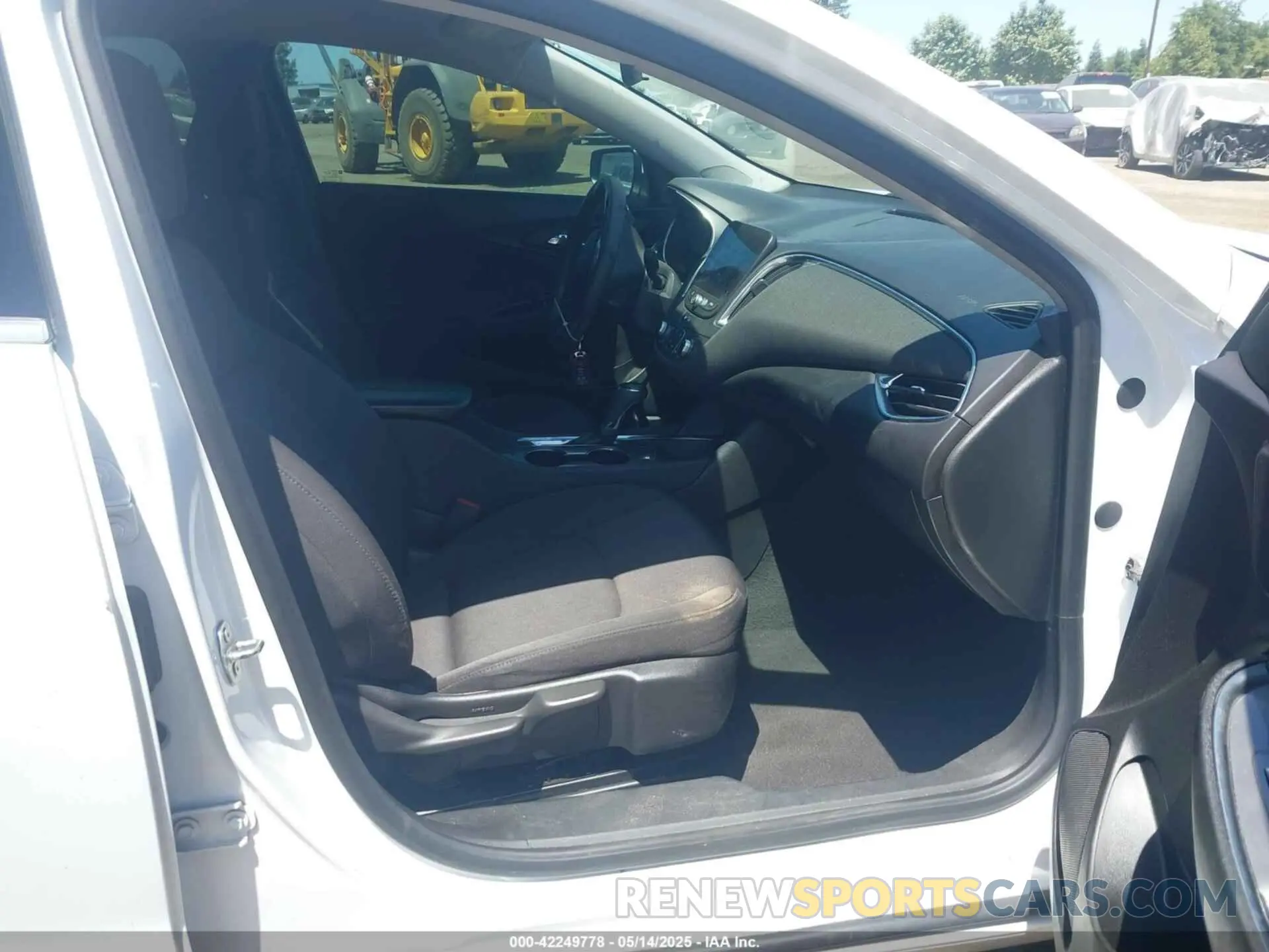 5 Photograph of a damaged car 1G1ZD5ST7LF081198 CHEVROLET MALIBU 2020