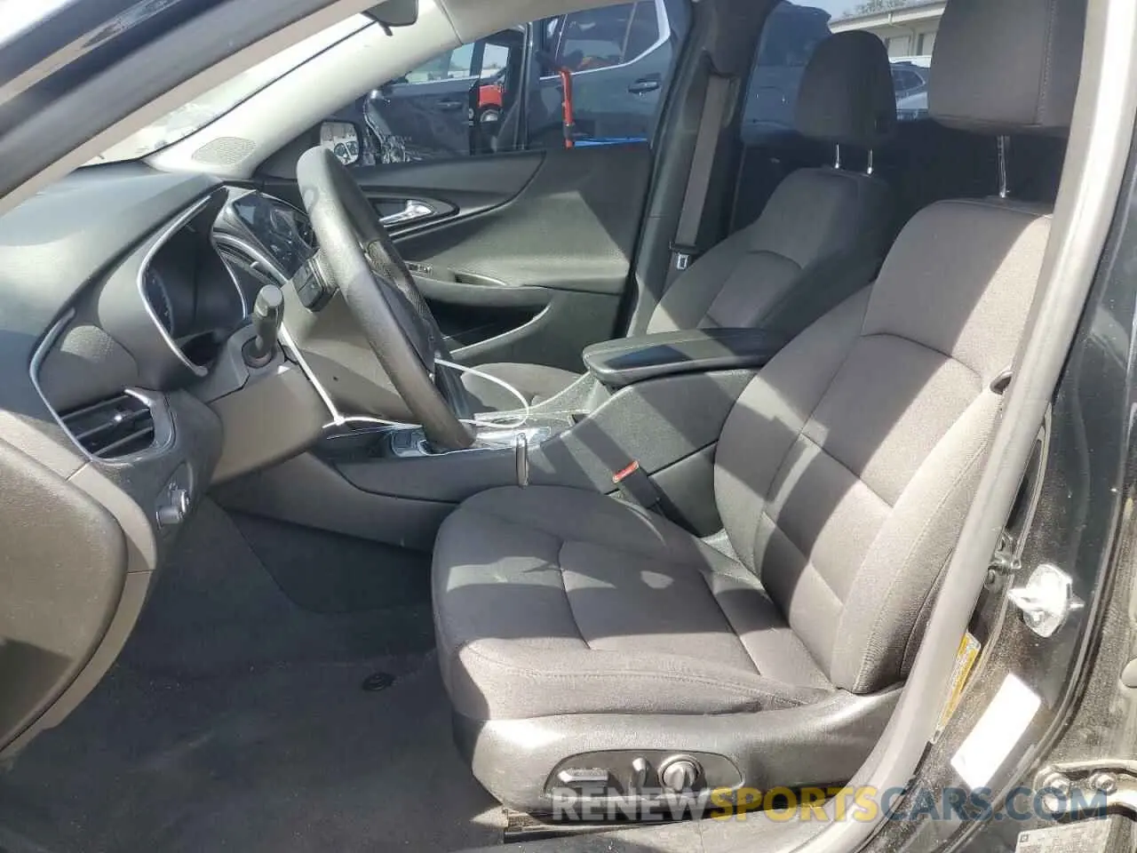 7 Photograph of a damaged car 1G1ZD5ST7LF092413 CHEVROLET MALIBU 2020