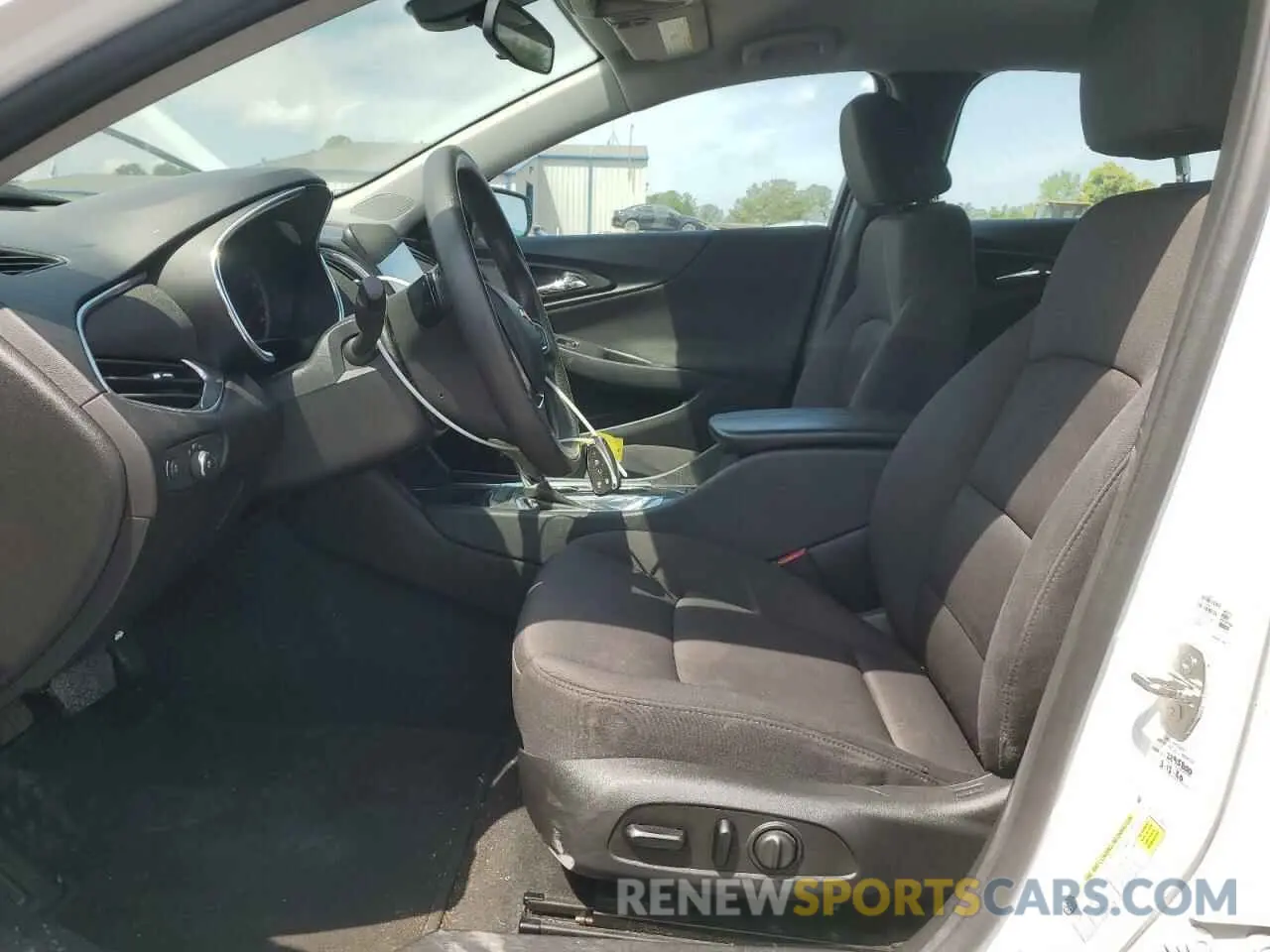 7 Photograph of a damaged car 1G1ZD5ST7LF106682 CHEVROLET MALIBU 2020