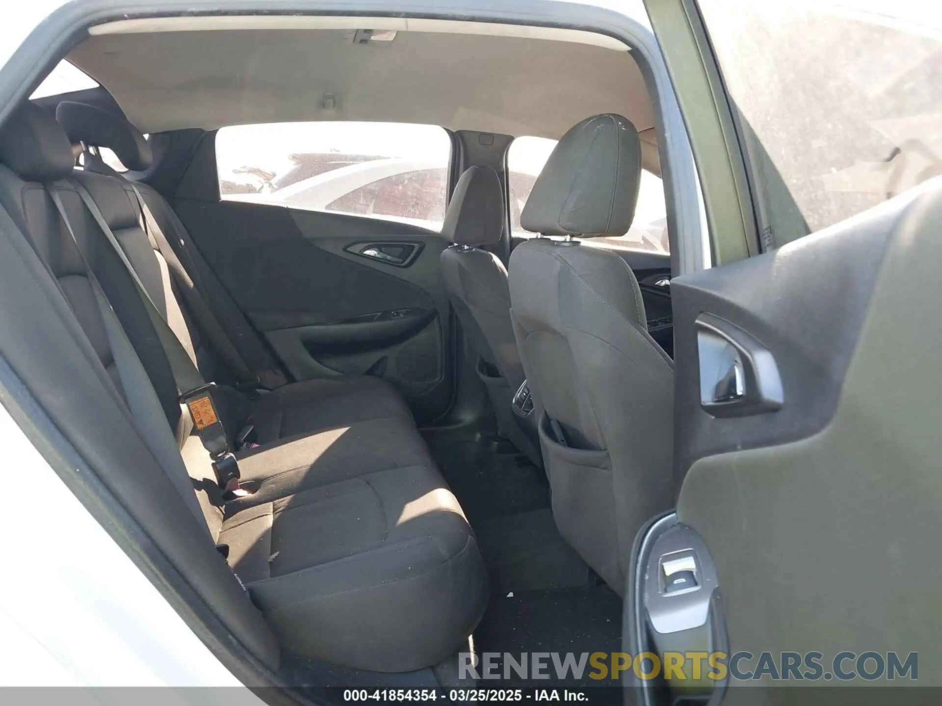8 Photograph of a damaged car 1G1ZD5ST8LF065642 CHEVROLET MALIBU 2020