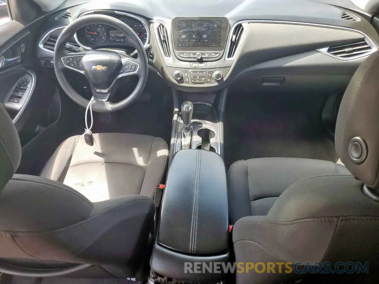 8 Photograph of a damaged car 1G1ZD5ST8LF094803 CHEVROLET MALIBU 2020