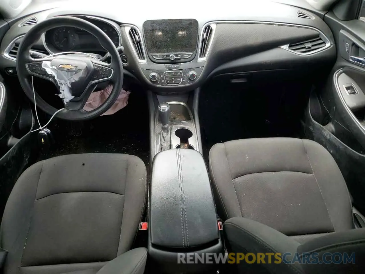 8 Photograph of a damaged car 1G1ZD5ST8LF120946 CHEVROLET MALIBU 2020