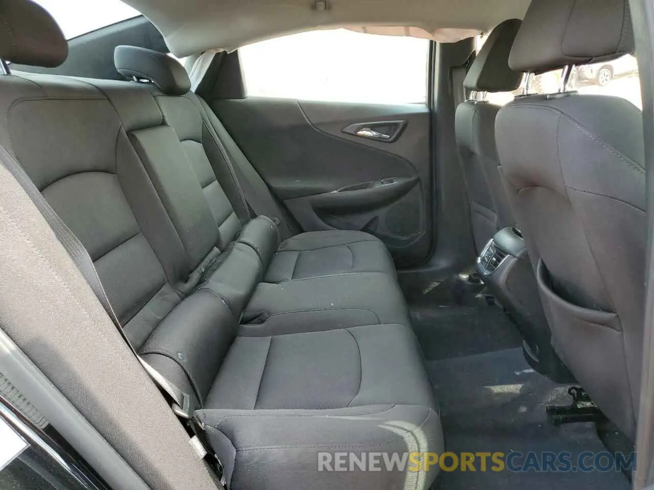 10 Photograph of a damaged car 1G1ZD5ST9LF036604 CHEVROLET MALIBU 2020