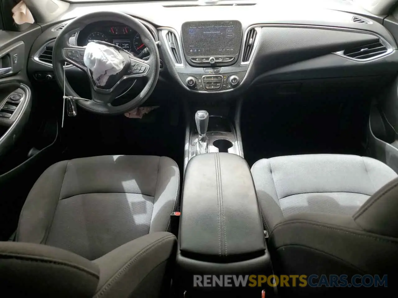 8 Photograph of a damaged car 1G1ZD5ST9LF041348 CHEVROLET MALIBU 2020