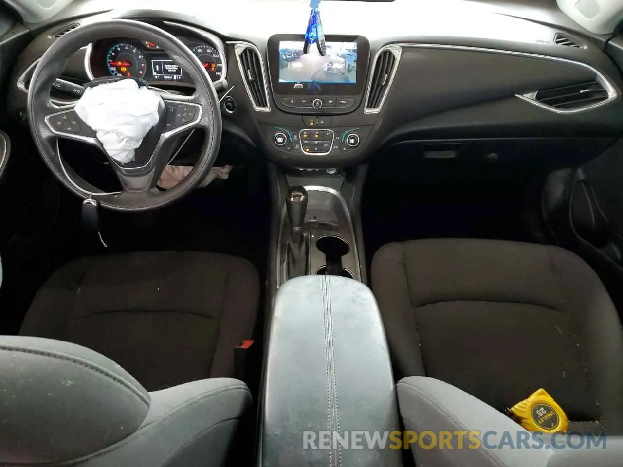 8 Photograph of a damaged car 1G1ZD5ST9LF061597 CHEVROLET MALIBU 2020
