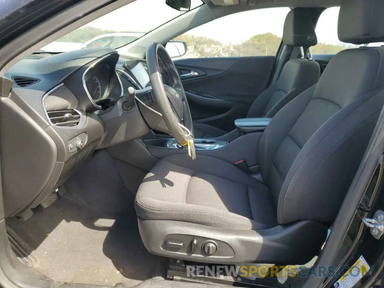 7 Photograph of a damaged car 1G1ZD5ST9LF067402 CHEVROLET MALIBU 2020