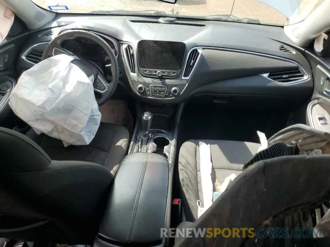 8 Photograph of a damaged car 1G1ZD5ST9LF070011 CHEVROLET MALIBU 2020