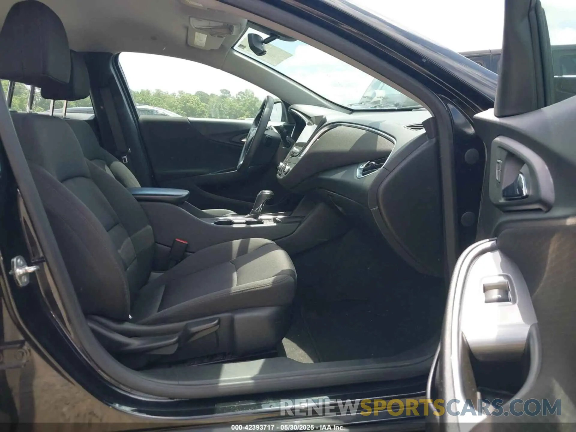 5 Photograph of a damaged car 1G1ZD5ST9LF092302 CHEVROLET MALIBU 2020