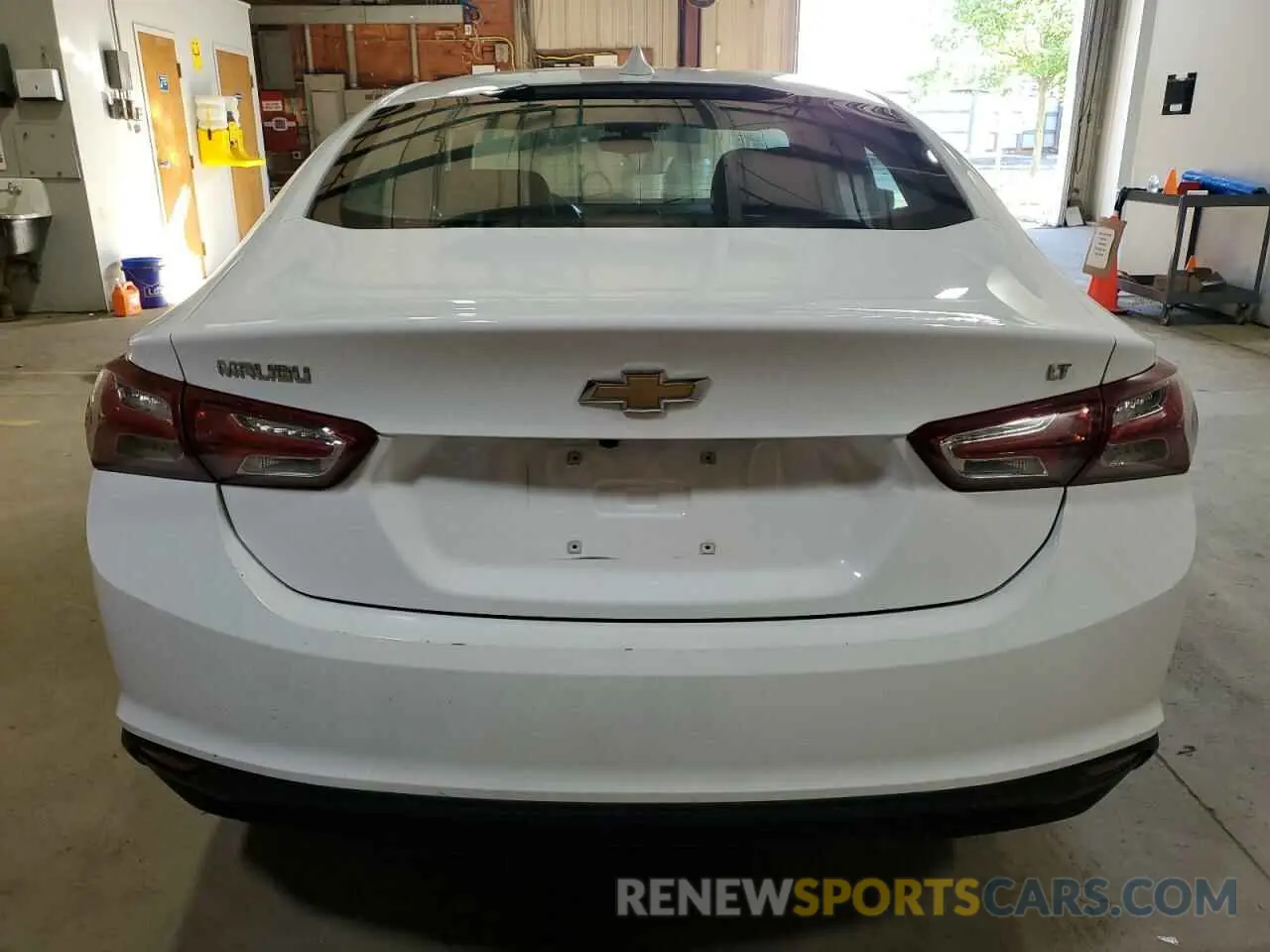 6 Photograph of a damaged car 1G1ZD5ST9LF097306 CHEVROLET MALIBU 2020