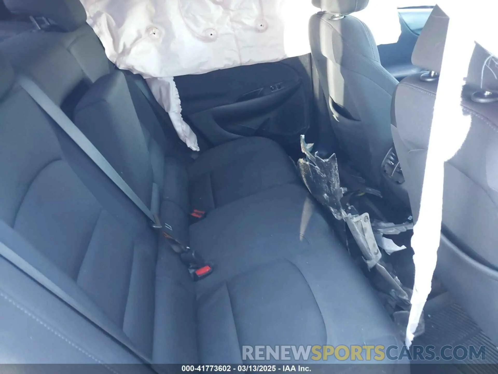 8 Photograph of a damaged car 1G1ZD5ST9LF118266 CHEVROLET MALIBU 2020