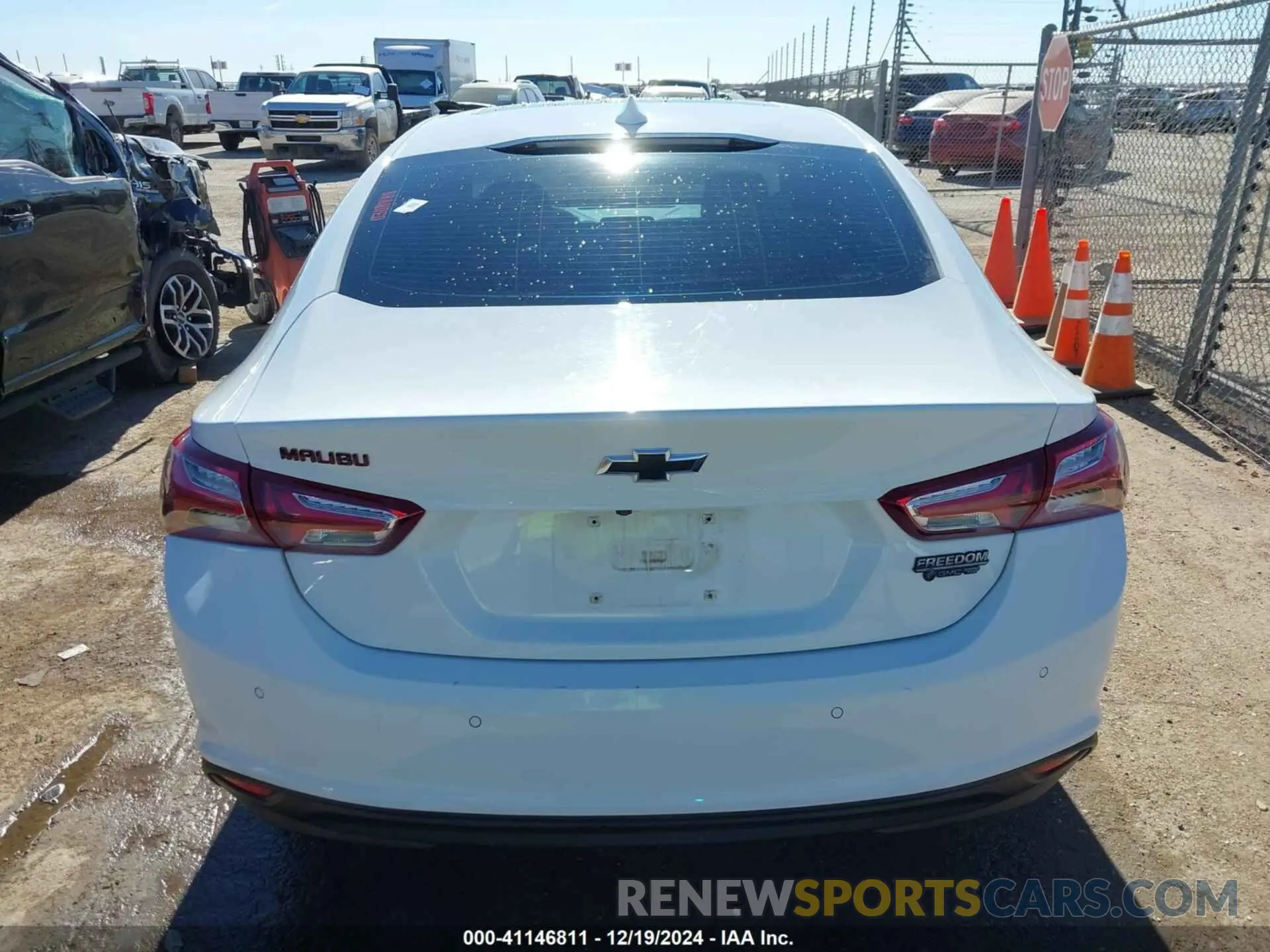 15 Photograph of a damaged car 1G1ZD5ST9LF133978 CHEVROLET MALIBU 2020