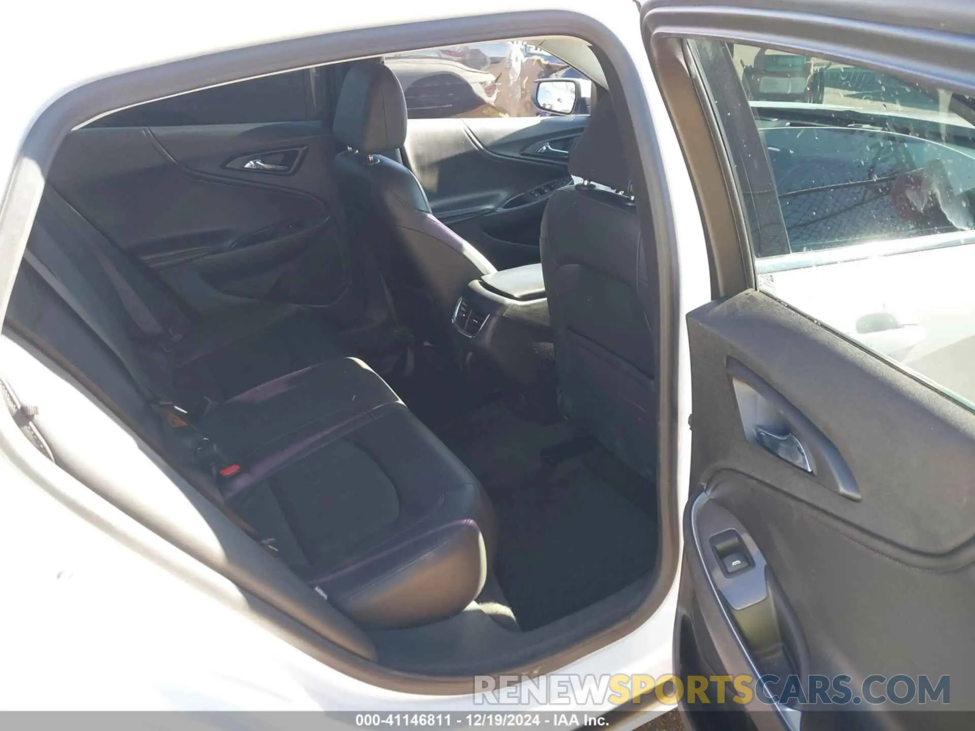 8 Photograph of a damaged car 1G1ZD5ST9LF133978 CHEVROLET MALIBU 2020