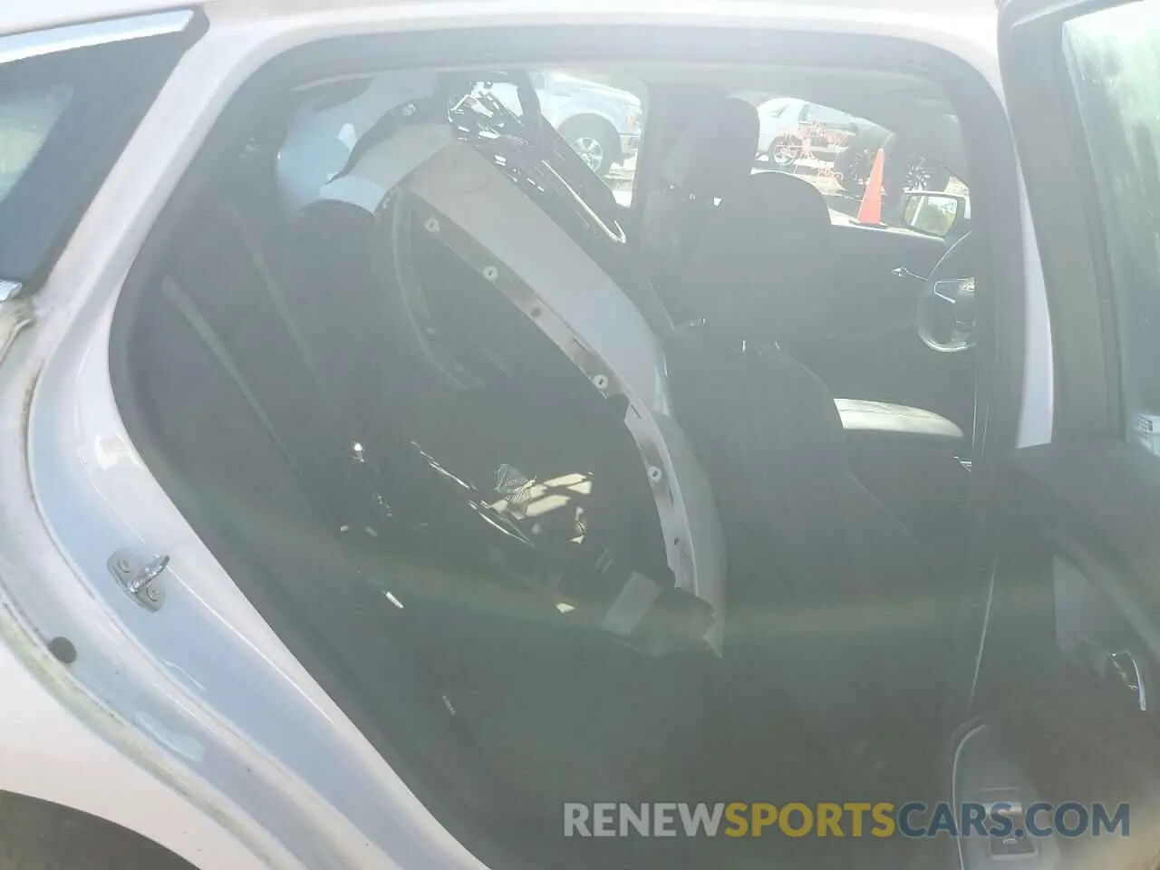 10 Photograph of a damaged car 1G1ZD5STXLF004082 CHEVROLET MALIBU 2020