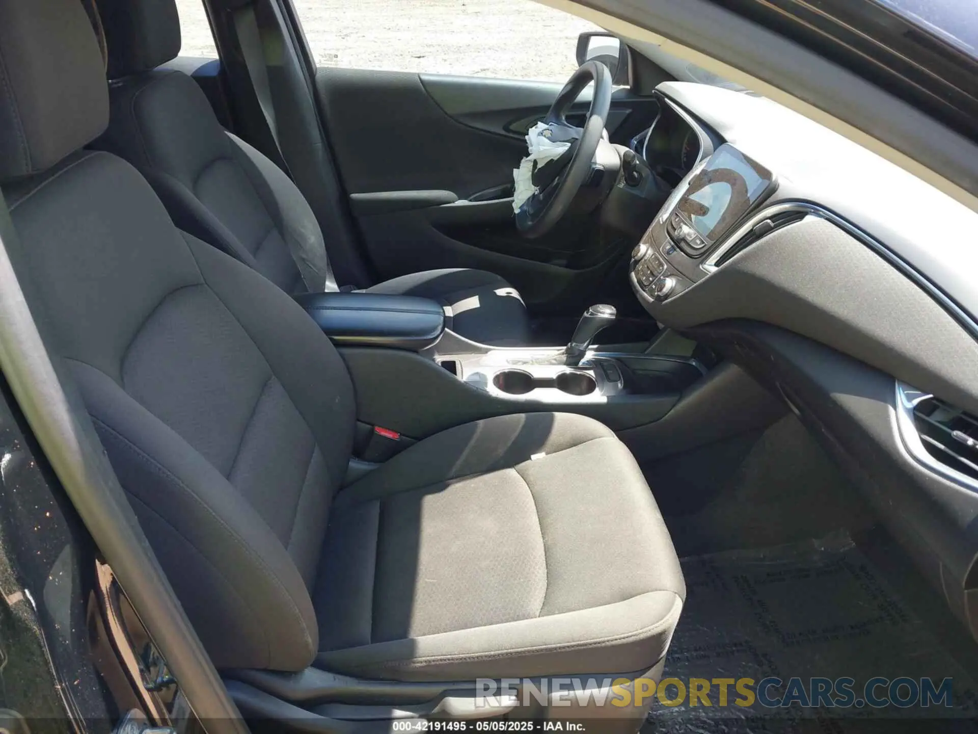 5 Photograph of a damaged car 1G1ZD5STXLF011419 CHEVROLET MALIBU 2020
