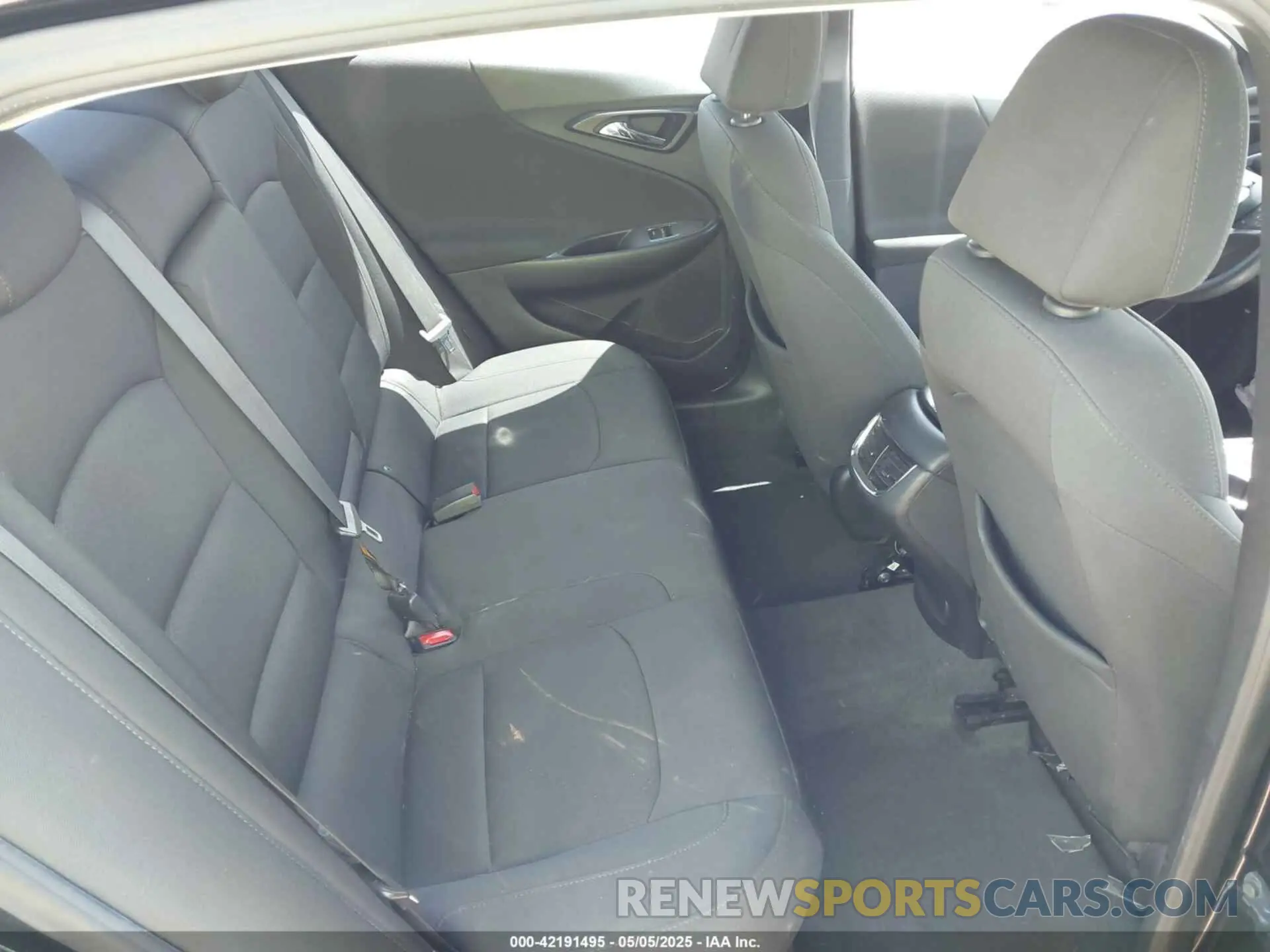 8 Photograph of a damaged car 1G1ZD5STXLF011419 CHEVROLET MALIBU 2020