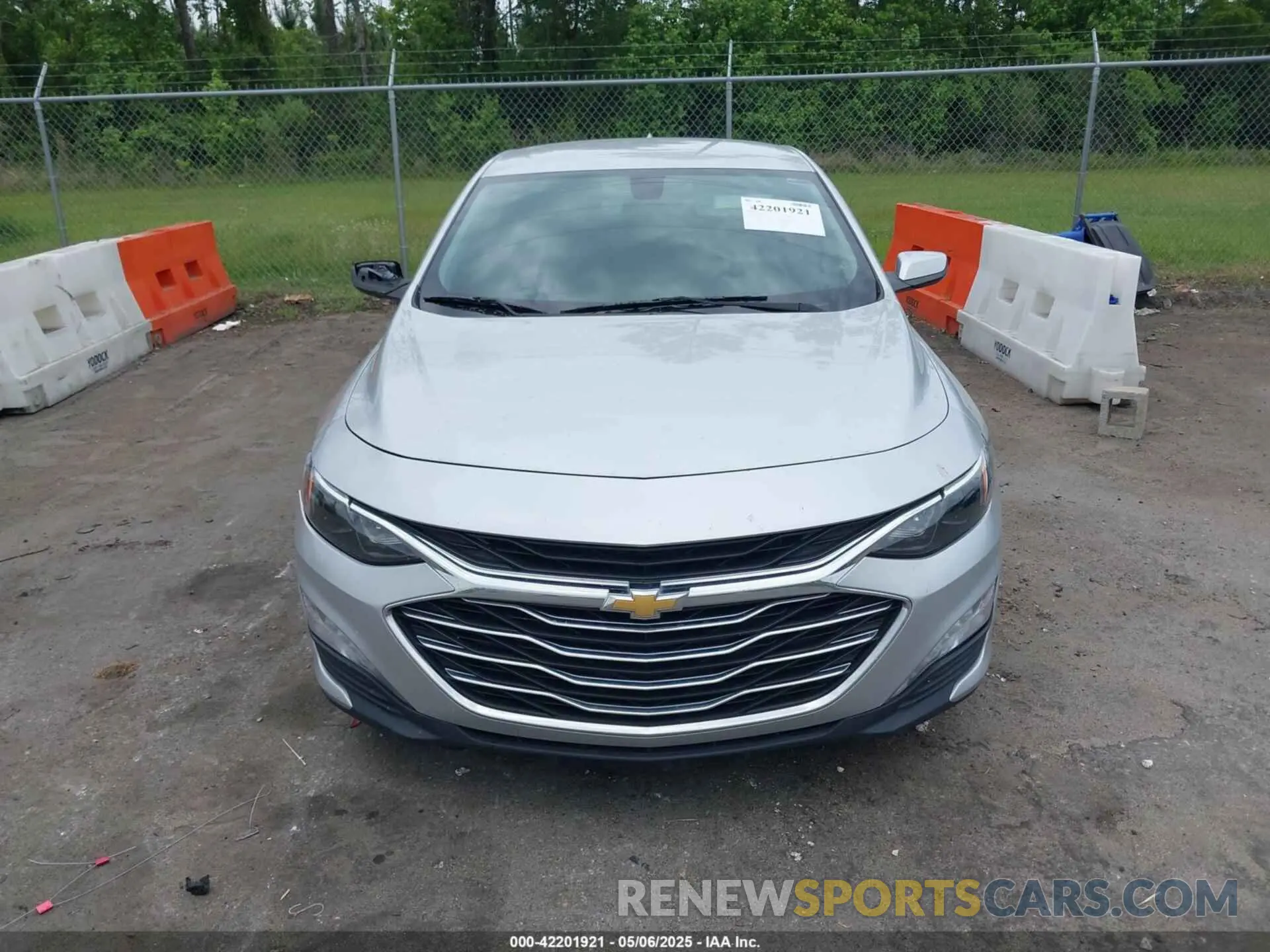 12 Photograph of a damaged car 1G1ZD5STXLF031136 CHEVROLET MALIBU 2020