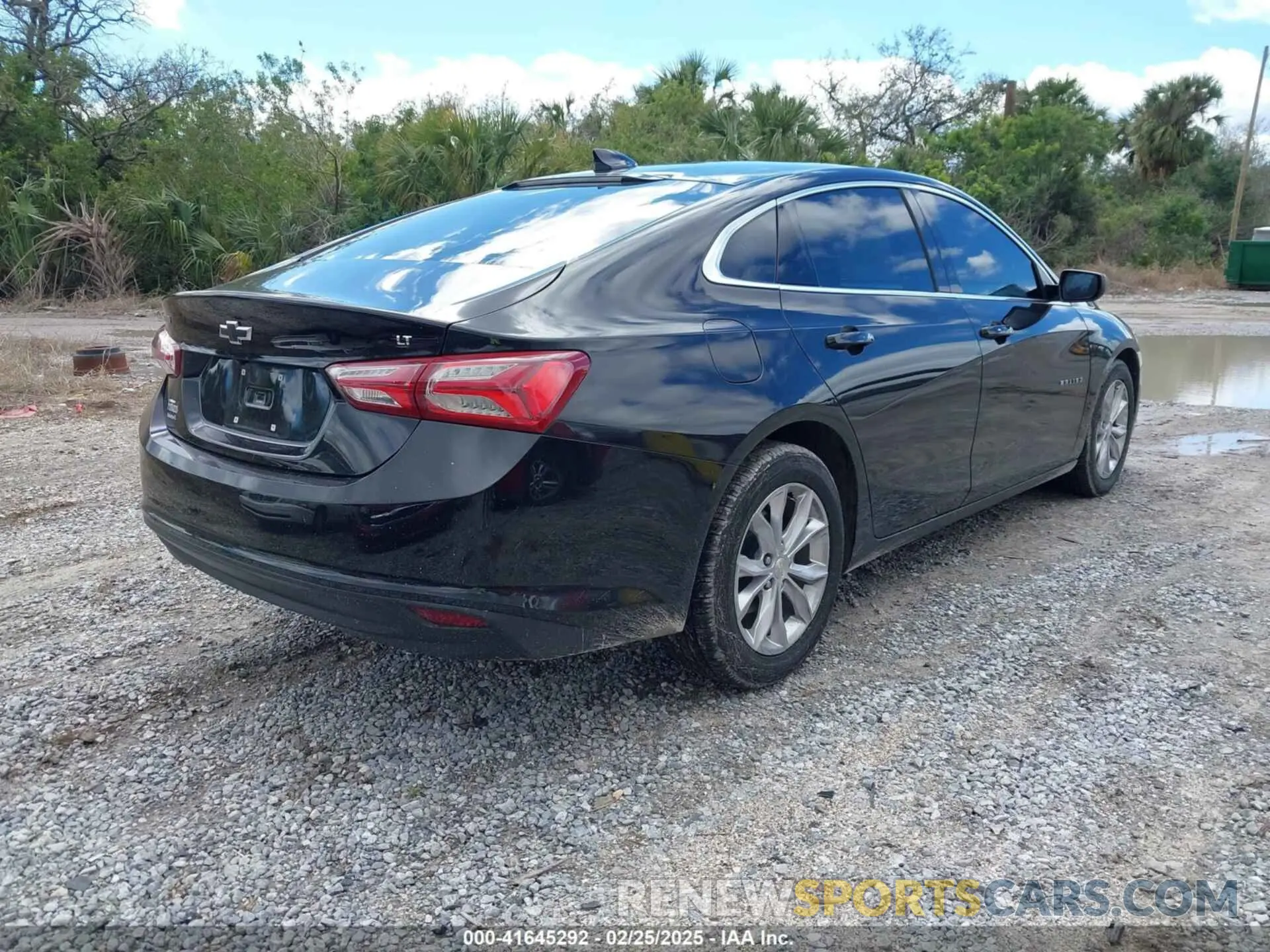 4 Photograph of a damaged car 1G1ZD5STXLF031363 CHEVROLET MALIBU 2020