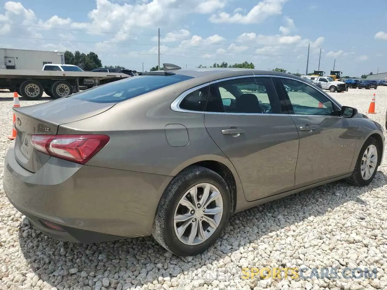 3 Photograph of a damaged car 1G1ZD5STXLF042587 CHEVROLET MALIBU 2020