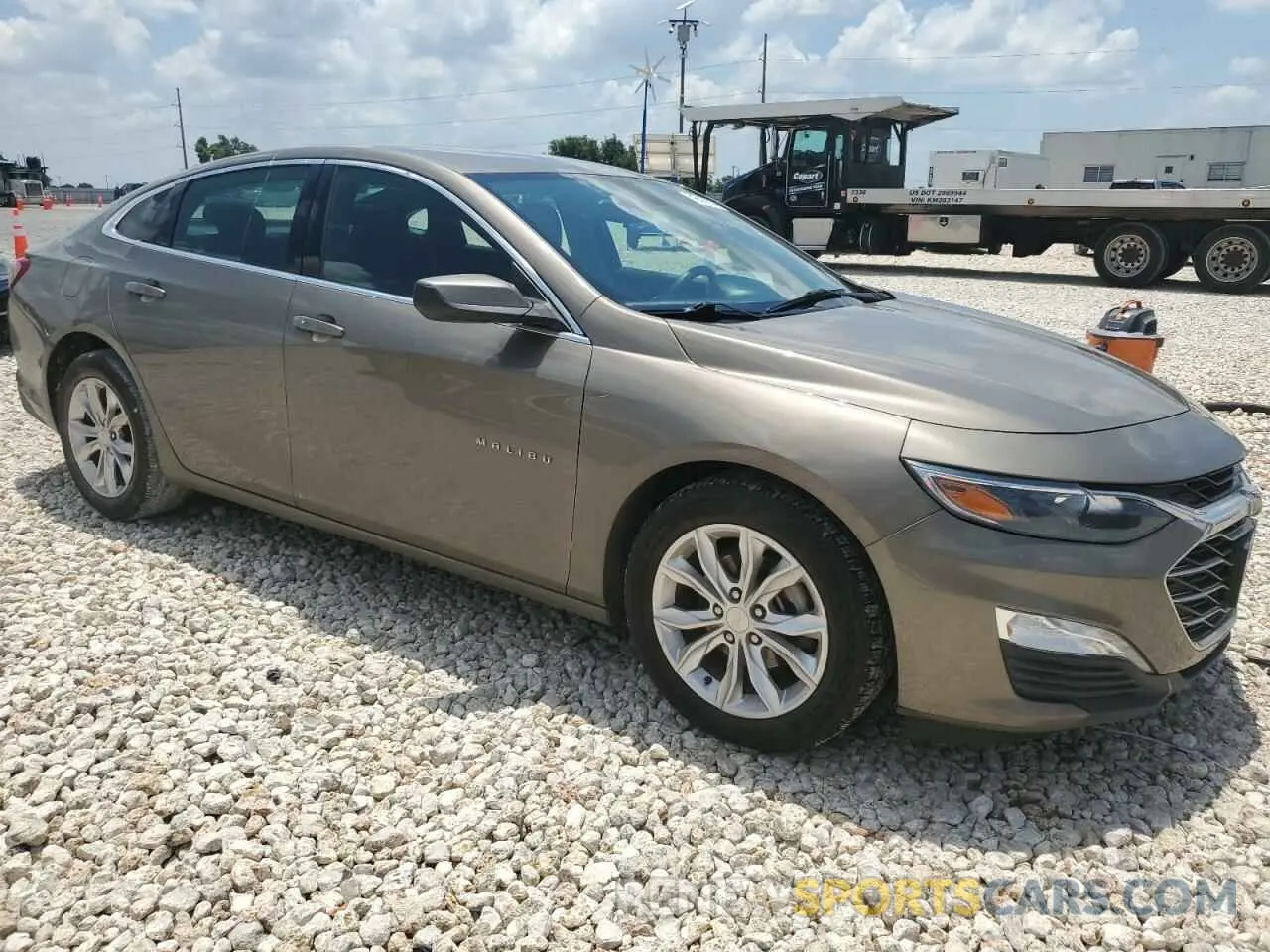 4 Photograph of a damaged car 1G1ZD5STXLF042587 CHEVROLET MALIBU 2020