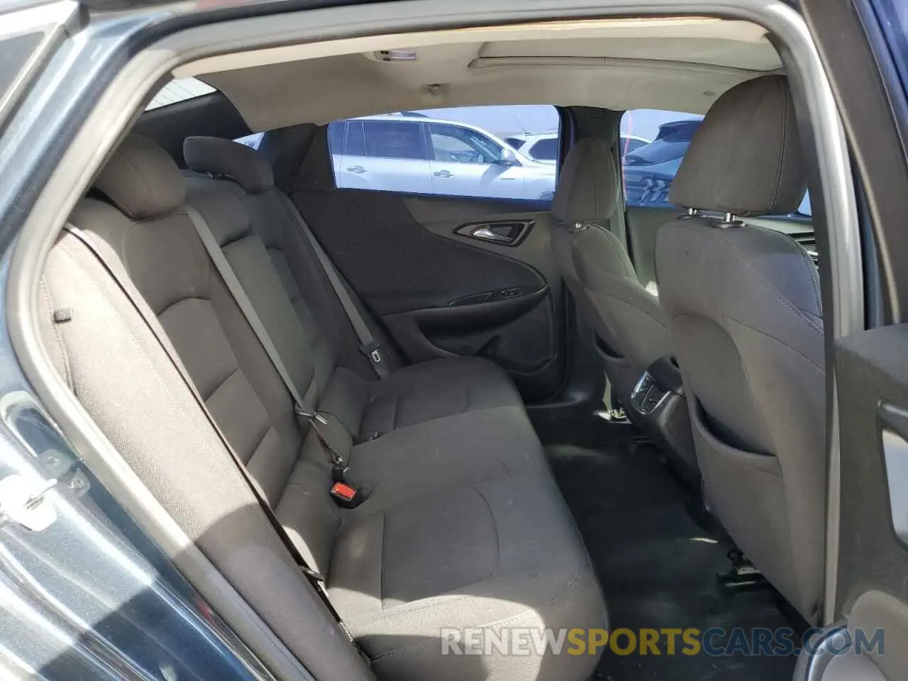 10 Photograph of a damaged car 1G1ZD5STXLF044078 CHEVROLET MALIBU 2020