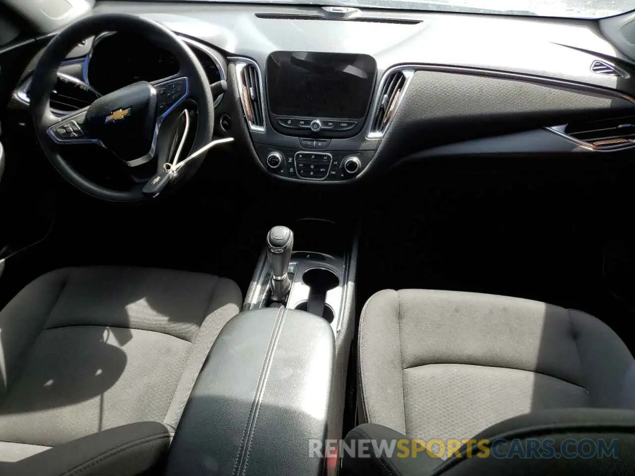 8 Photograph of a damaged car 1G1ZD5STXLF044078 CHEVROLET MALIBU 2020