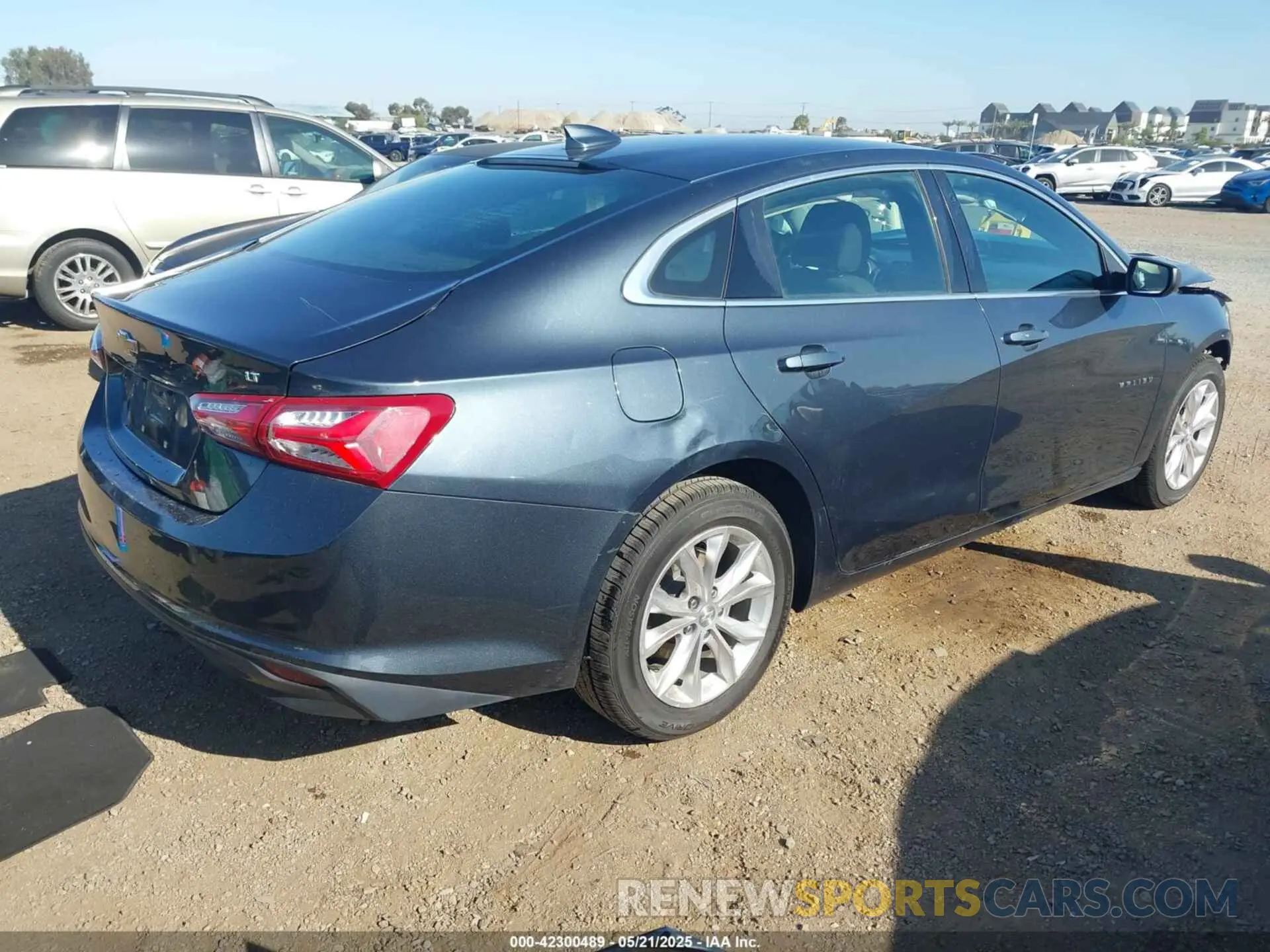 4 Photograph of a damaged car 1G1ZD5STXLF047420 CHEVROLET MALIBU 2020